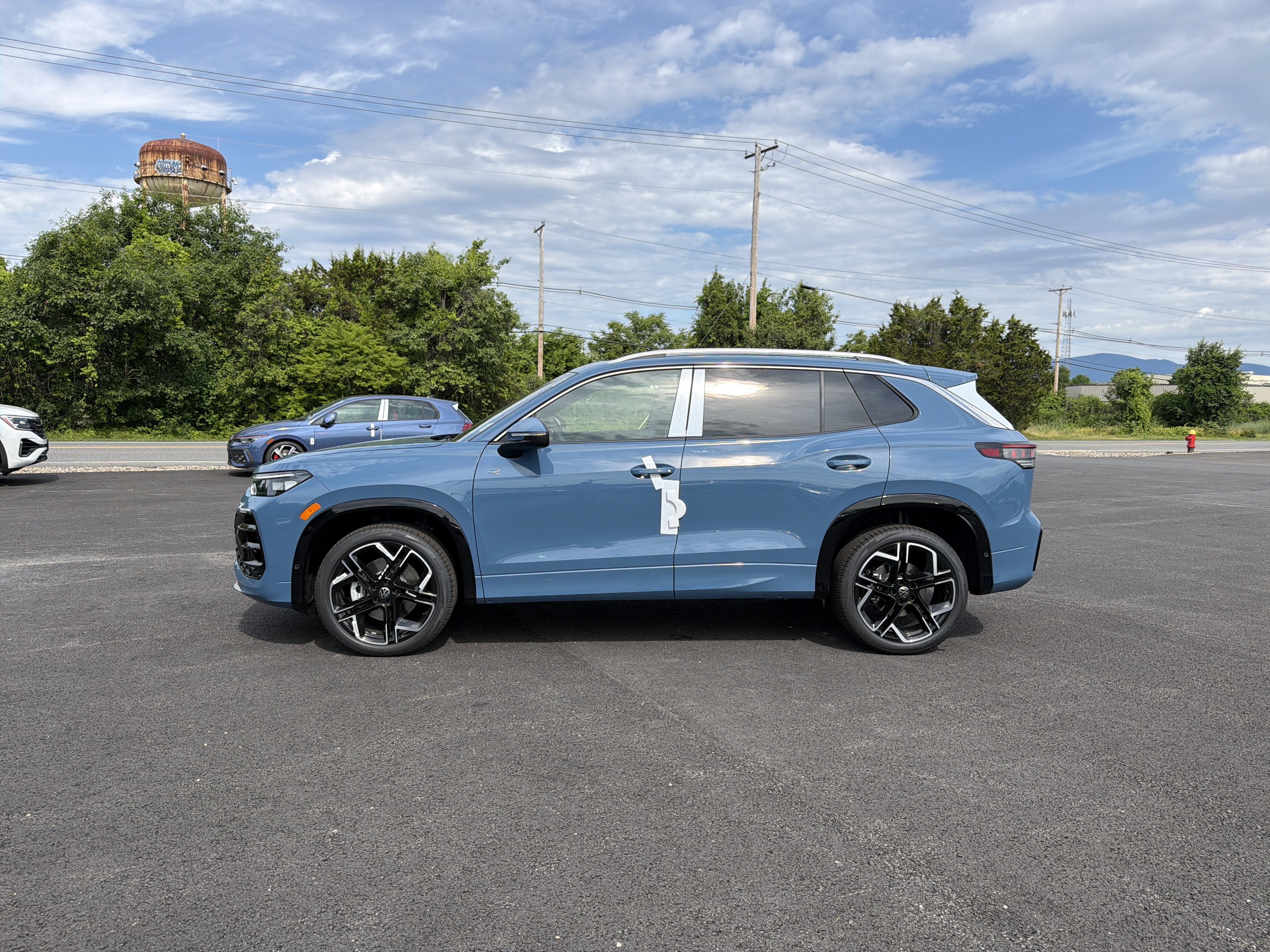 2026 Volkswagen Tiguan 2.0T SEL R-Line Turbo