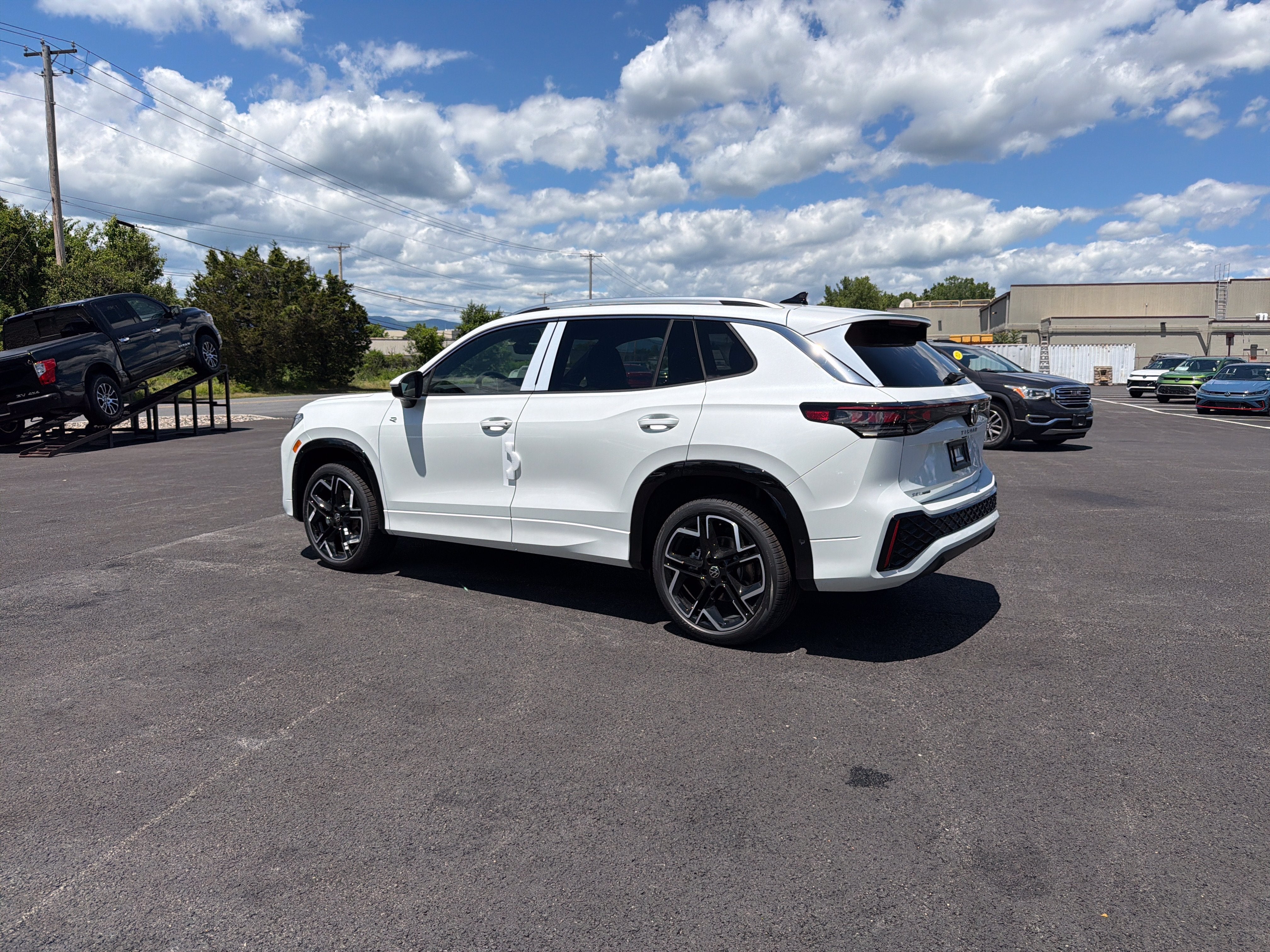 2026 Volkswagen Tiguan SEL R-Line Turbo 4MOTION