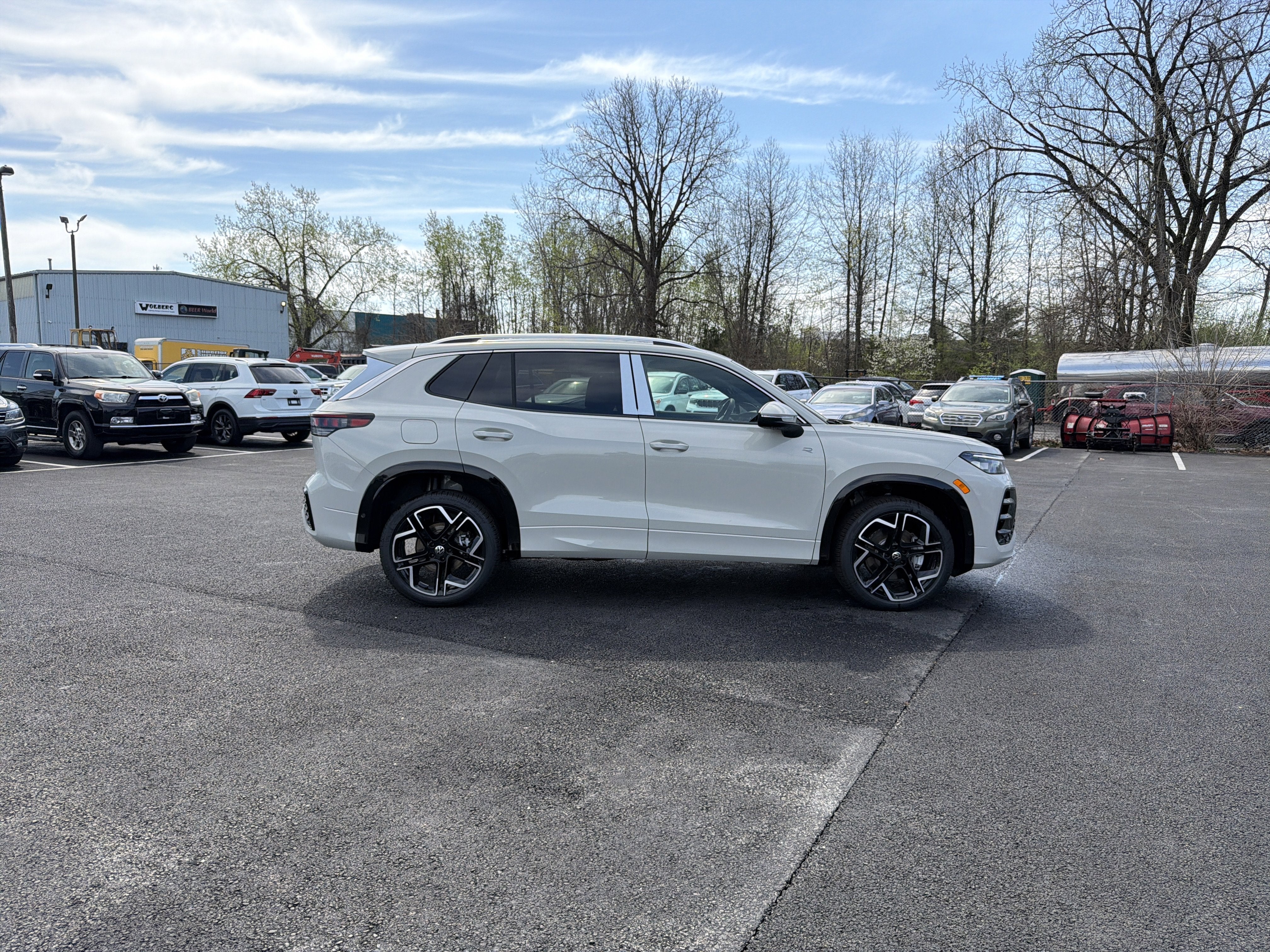 2026 Volkswagen Tiguan 2.0T SEL R-Line Turbo