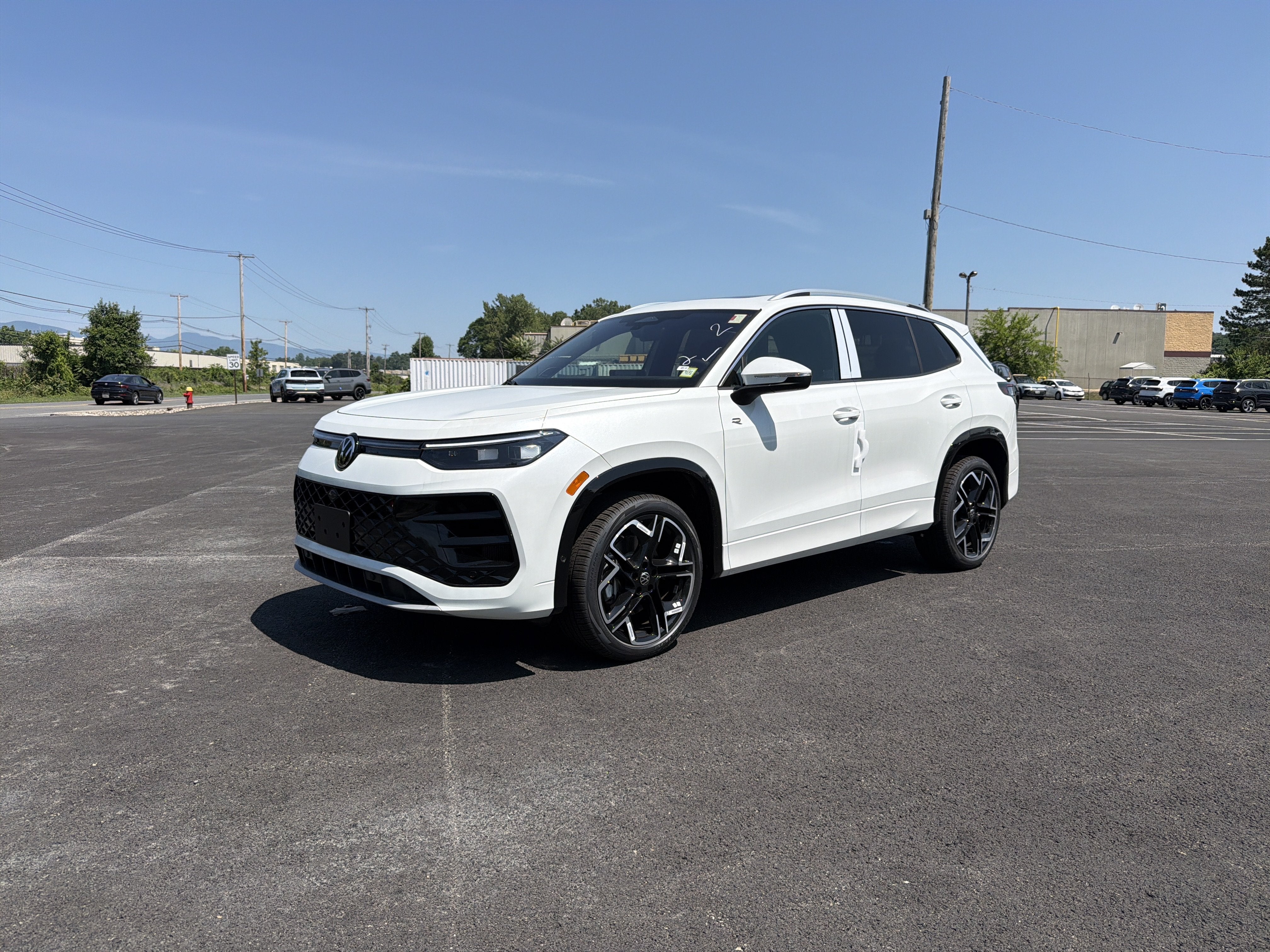 2026 Volkswagen Tiguan 2.0T SEL R-Line Turbo