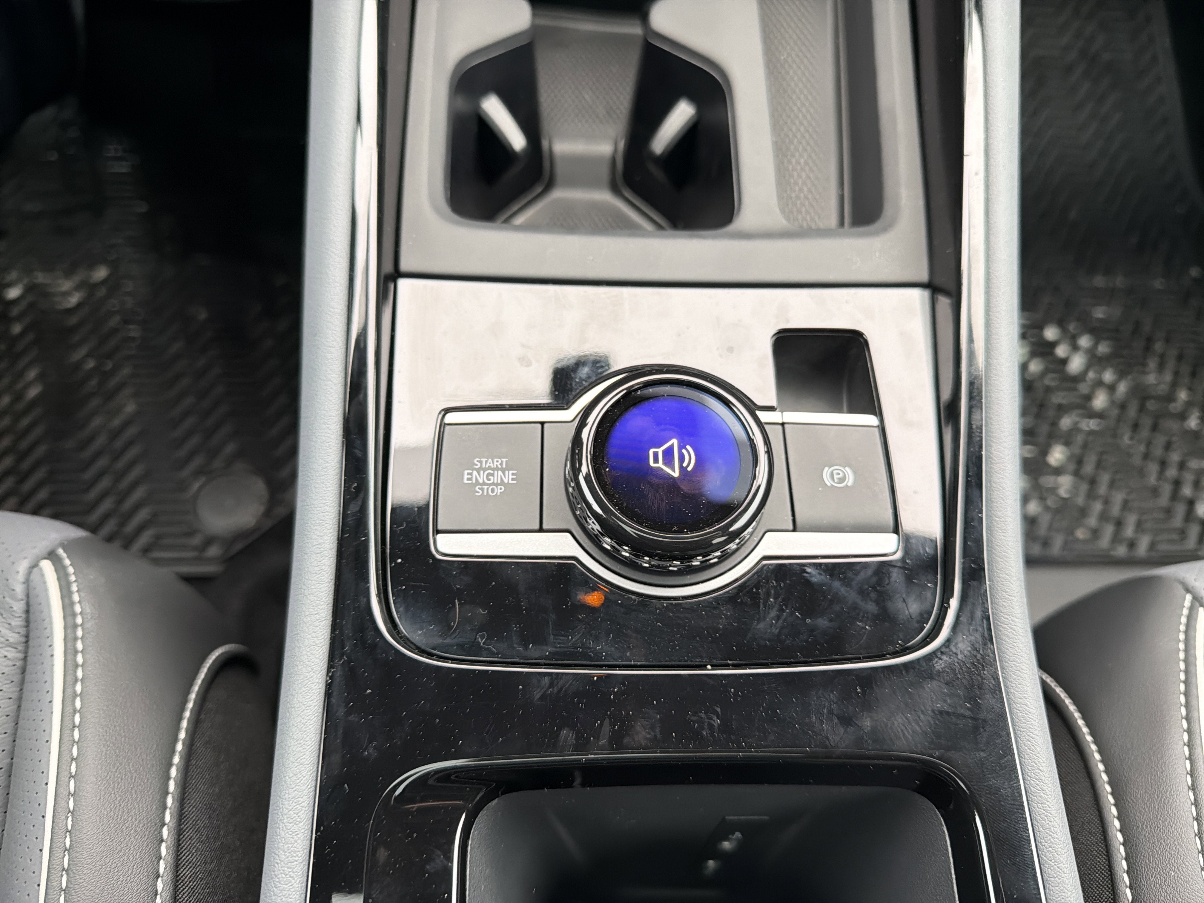 2026 Volkswagen Tiguan 2.0T SEL