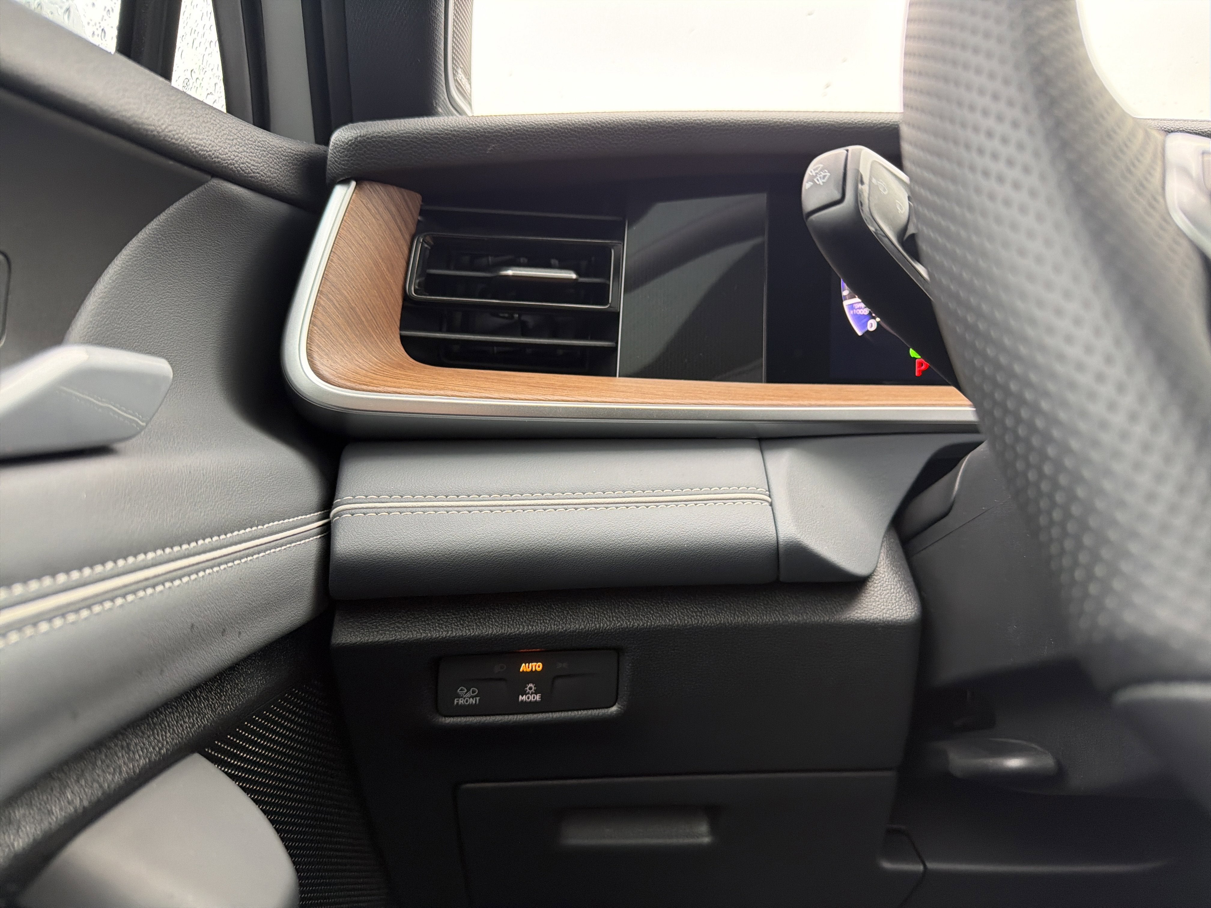 2026 Volkswagen Tiguan 2.0T SEL