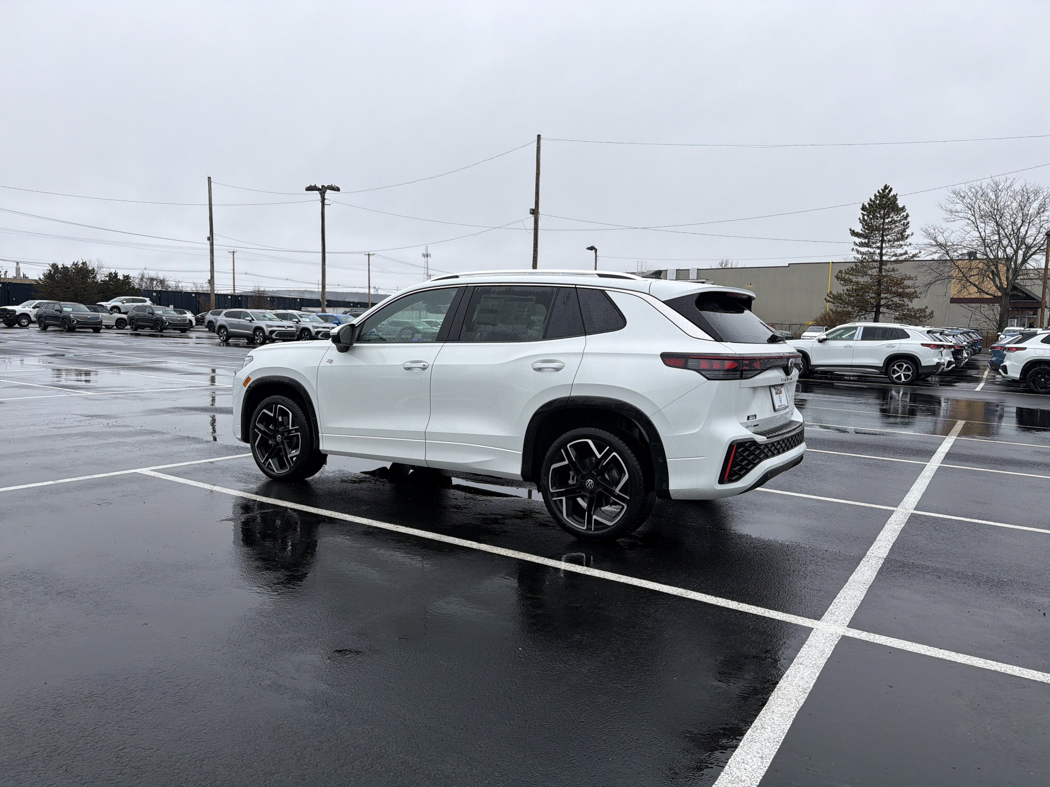 2026 Volkswagen Tiguan 2.0T SEL