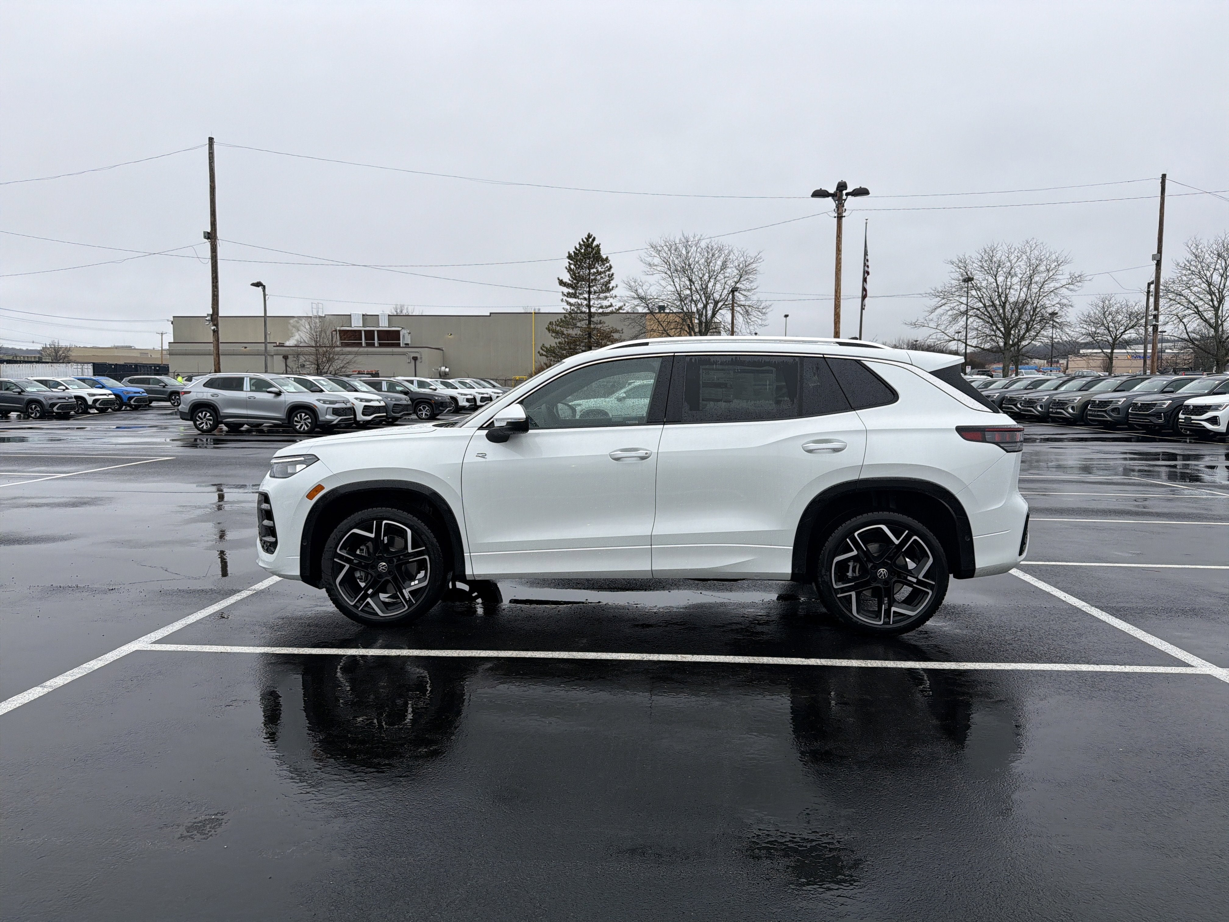 2026 Volkswagen Tiguan 2.0T SEL