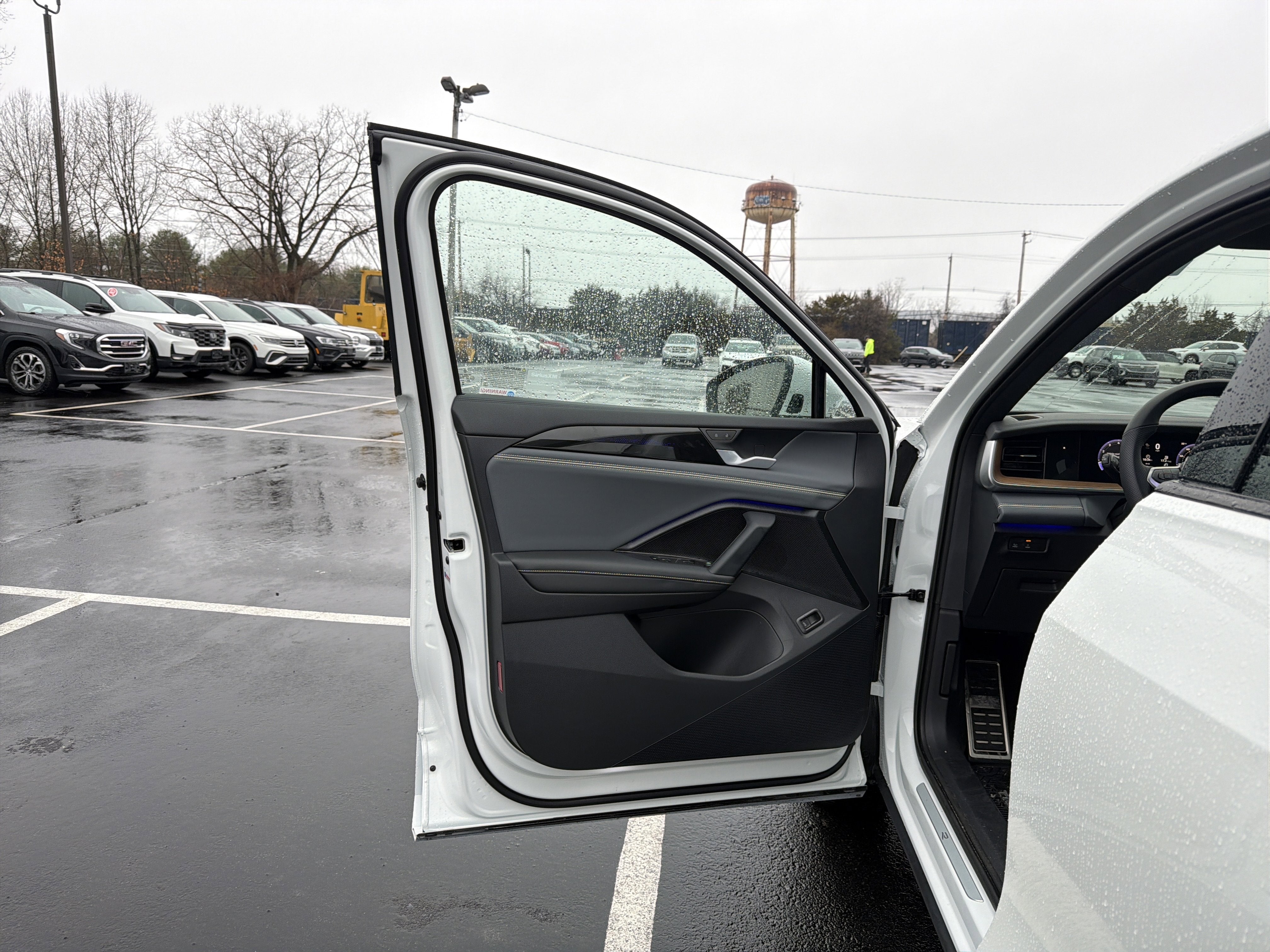 2026 Volkswagen Tiguan 2.0T SEL