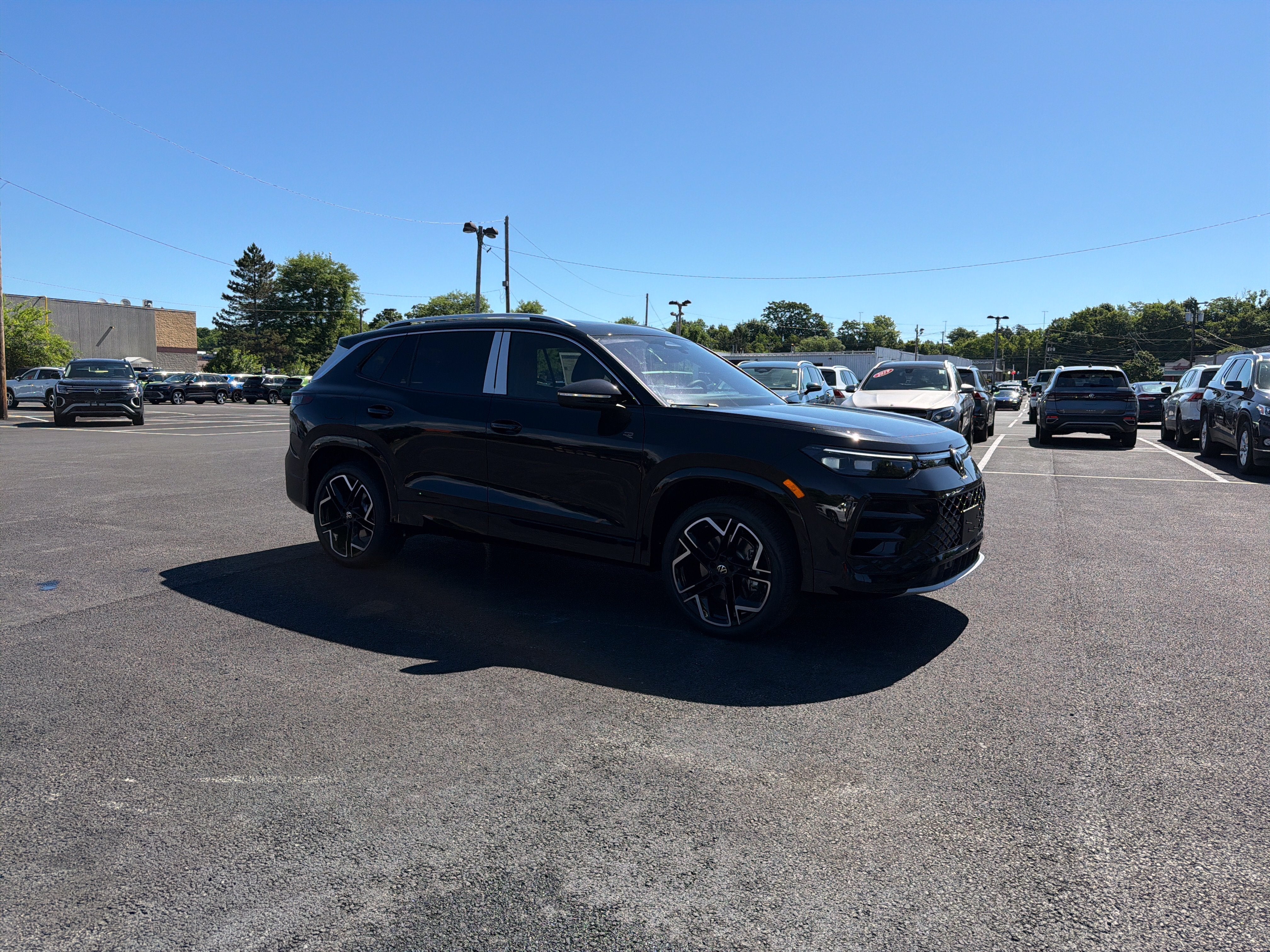 2026 Volkswagen Tiguan 2.0T SEL