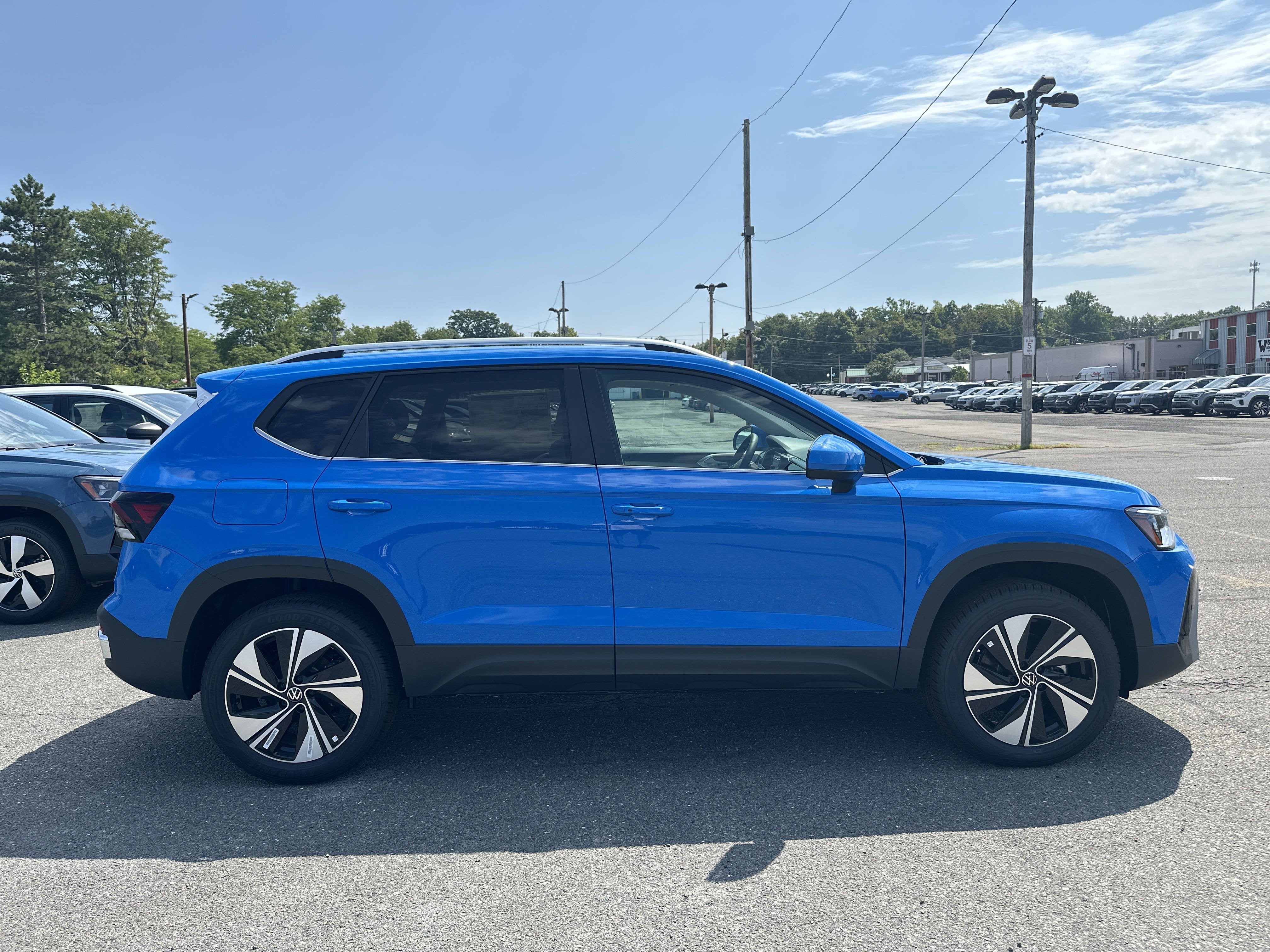 2025 Volkswagen Taos 1.5T SE