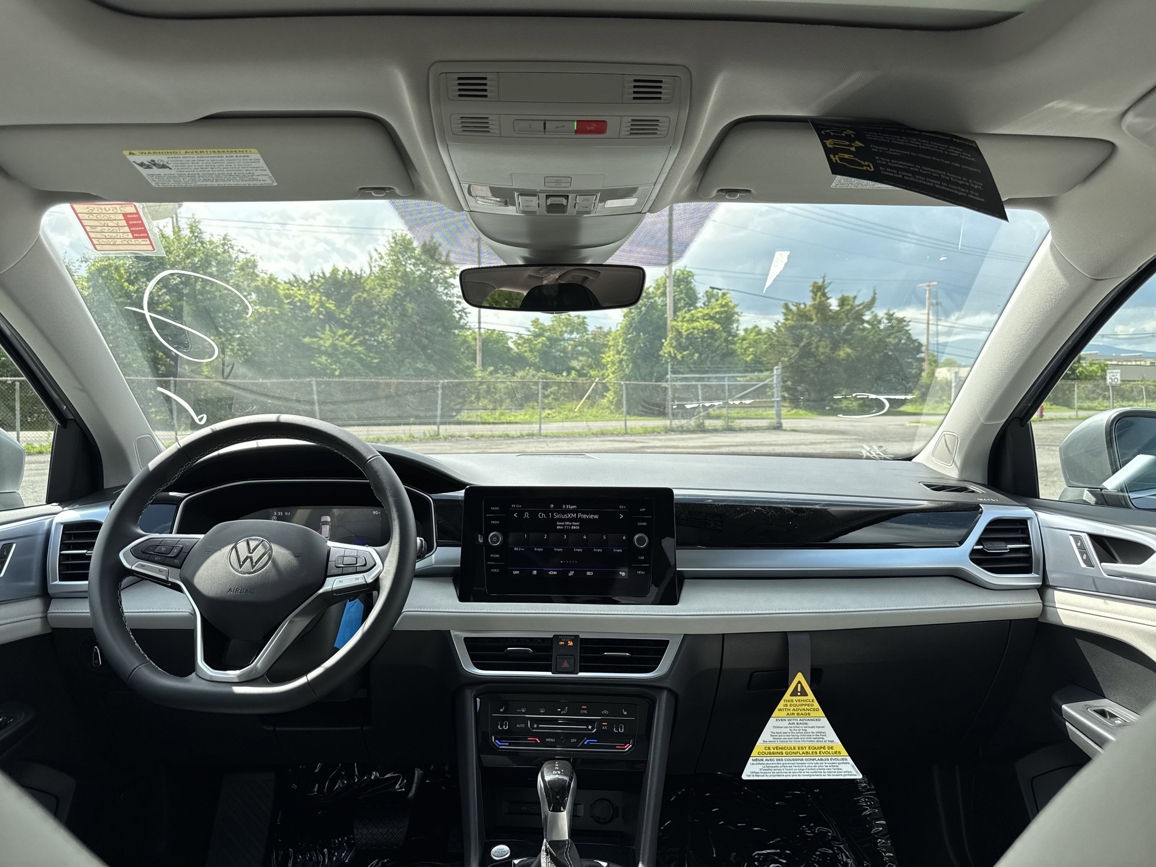 2025 Volkswagen Taos 1.5T SE