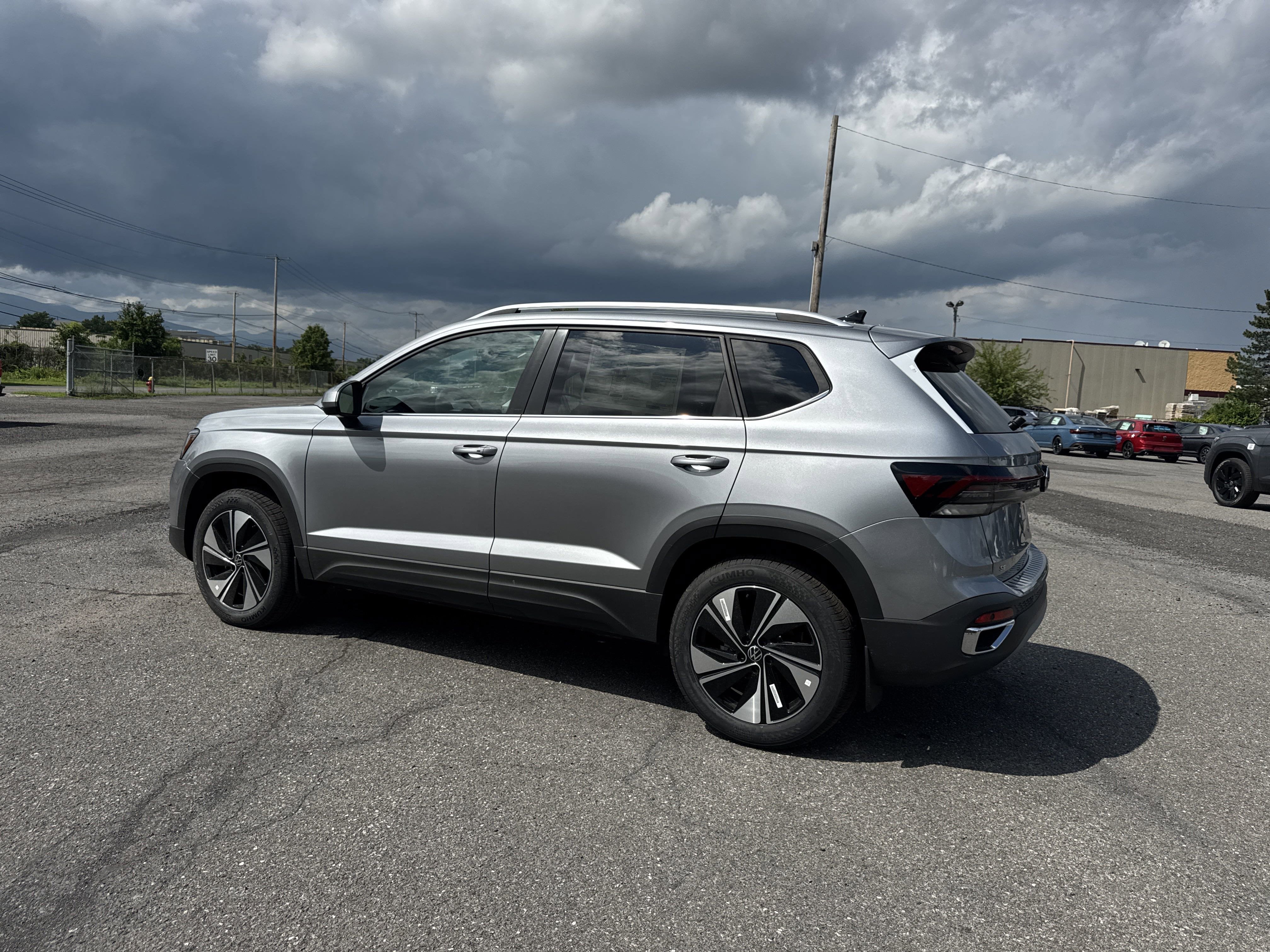 2025 Volkswagen Taos 1.5T SE