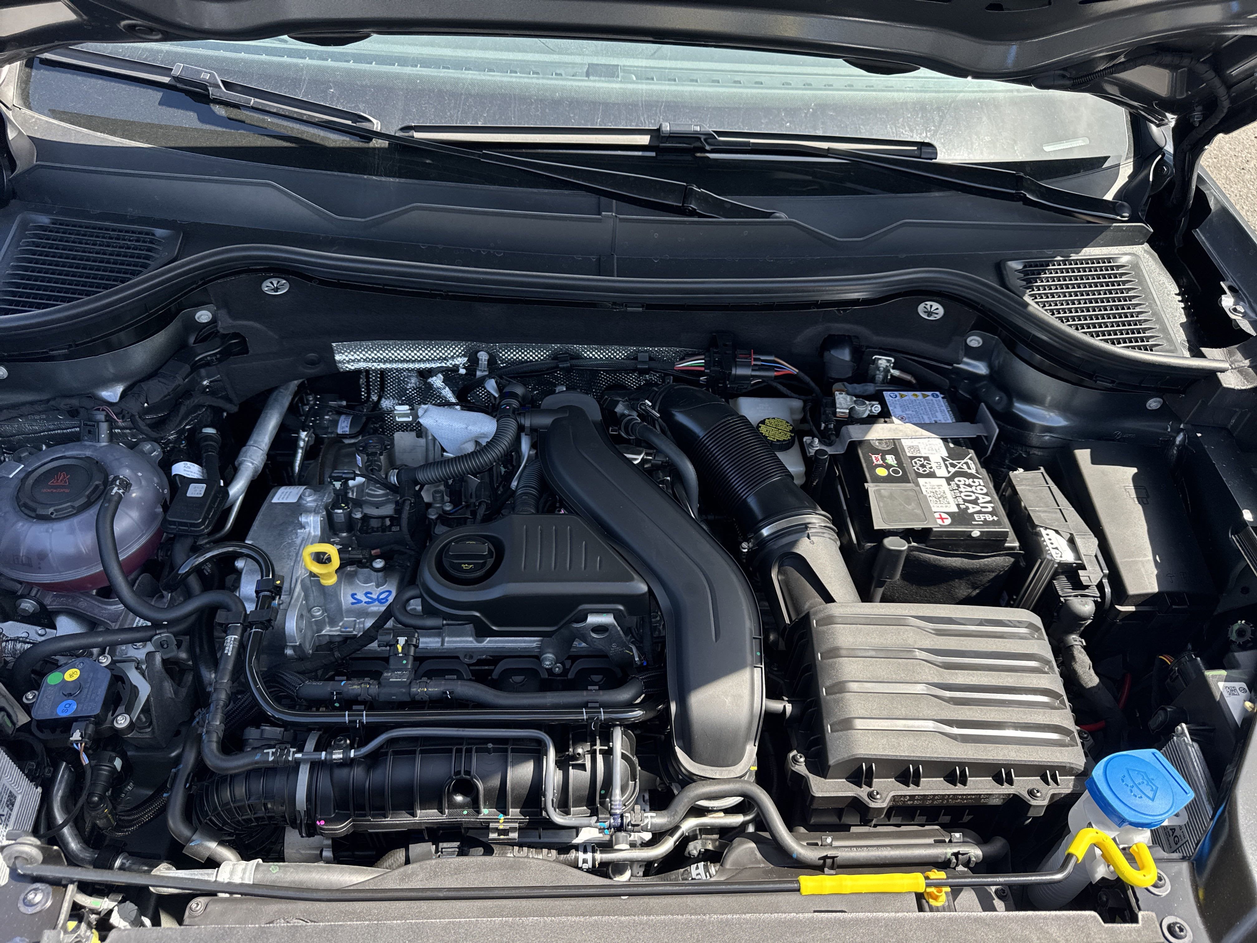 2025 Volkswagen Taos 1.5T SE