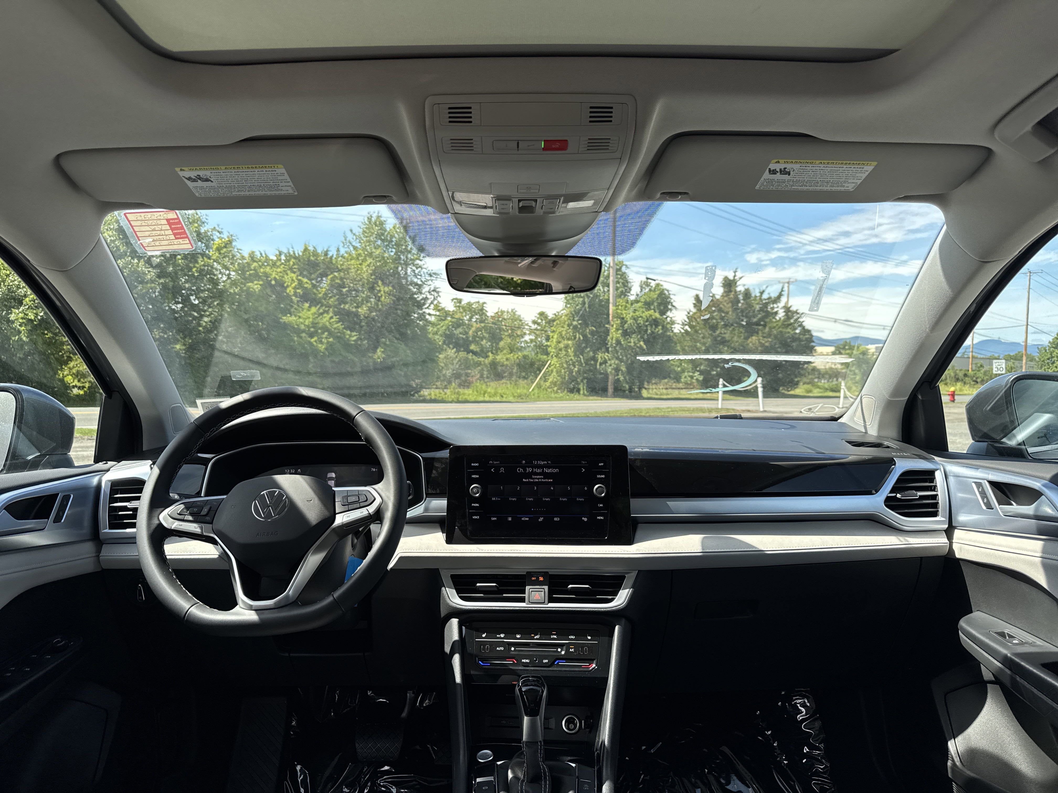 2025 Volkswagen Taos 1.5T SE