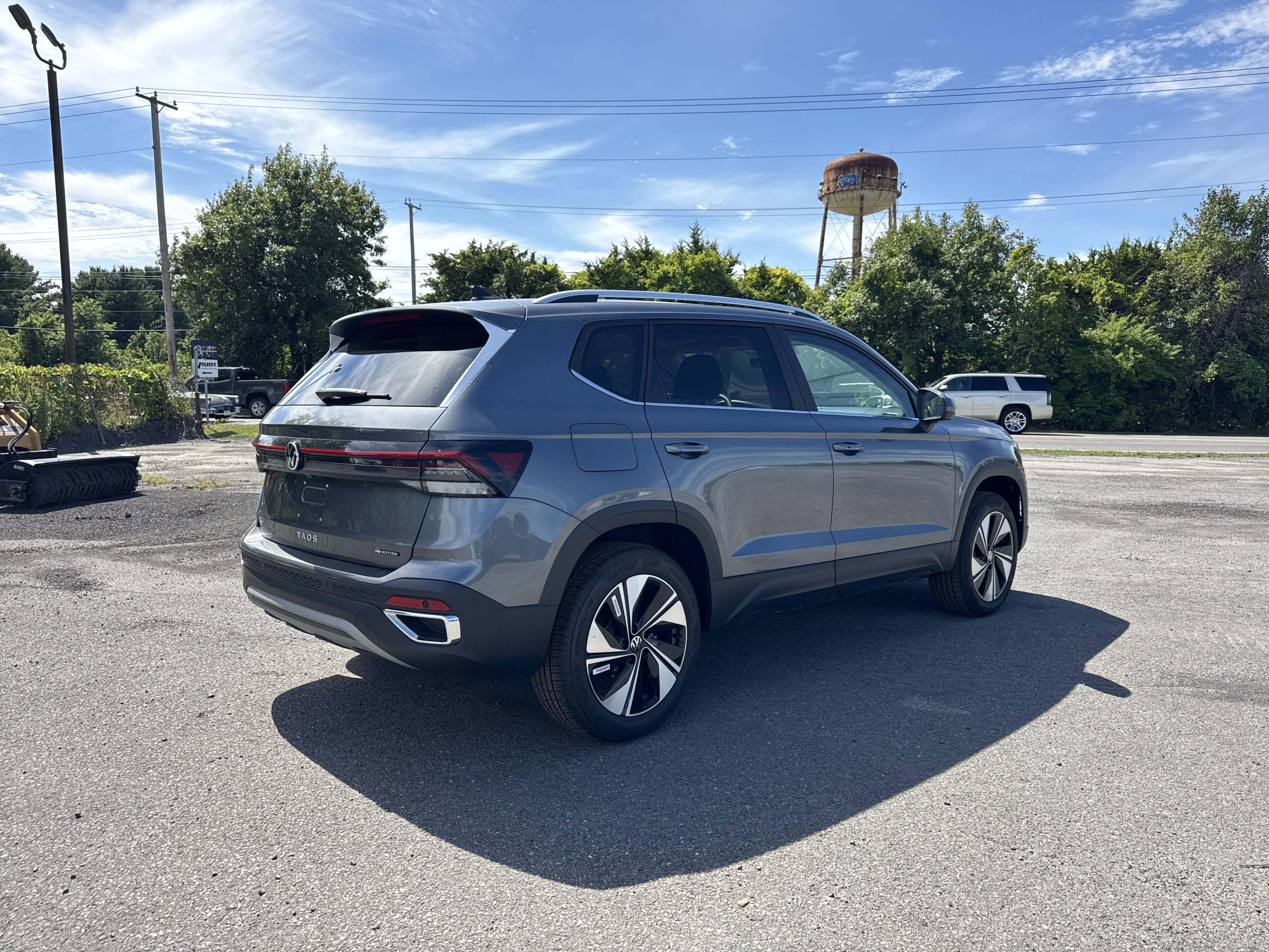 2025 Volkswagen Taos 1.5T SE