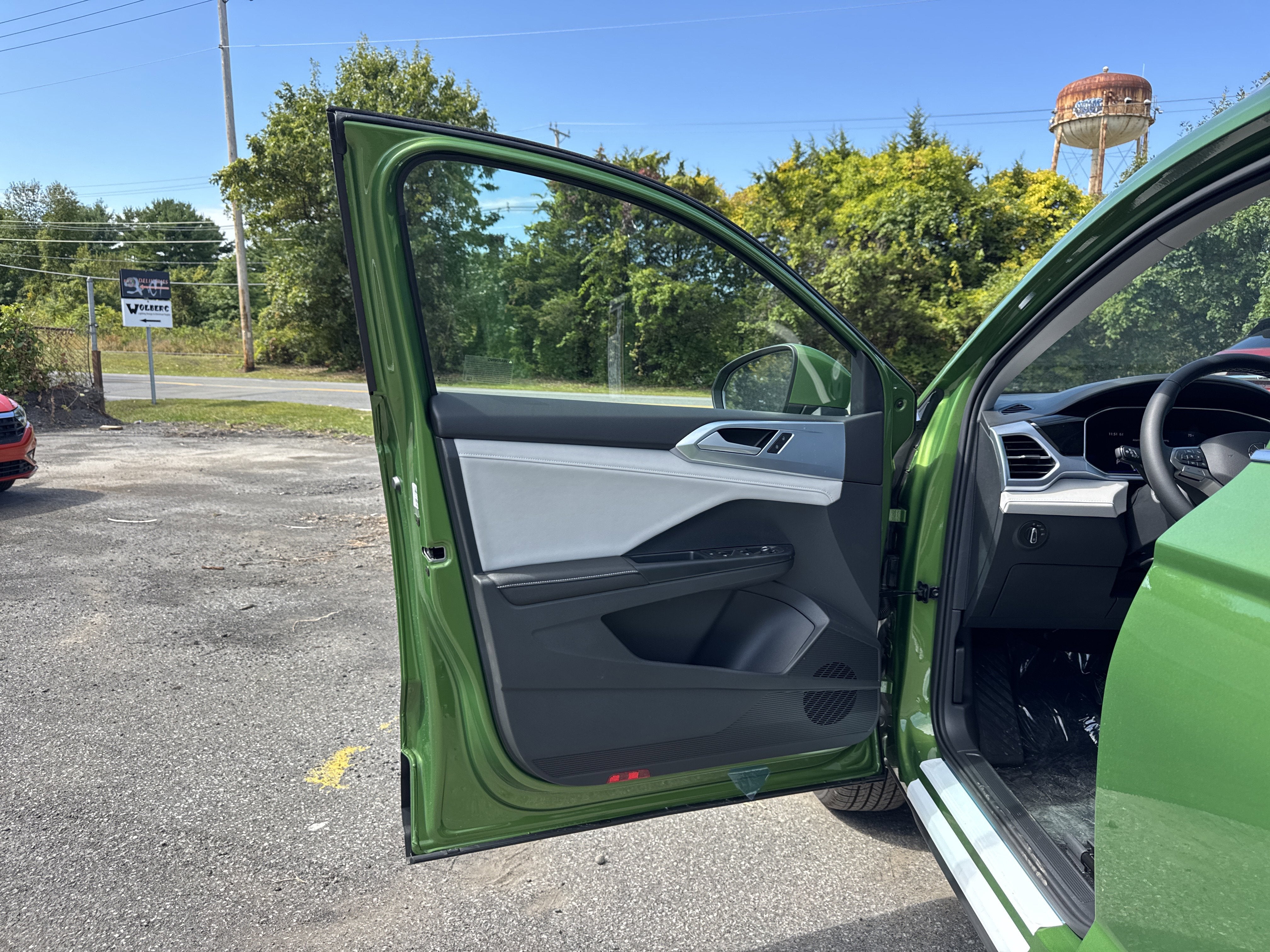 2025 Volkswagen Taos 1.5T SE