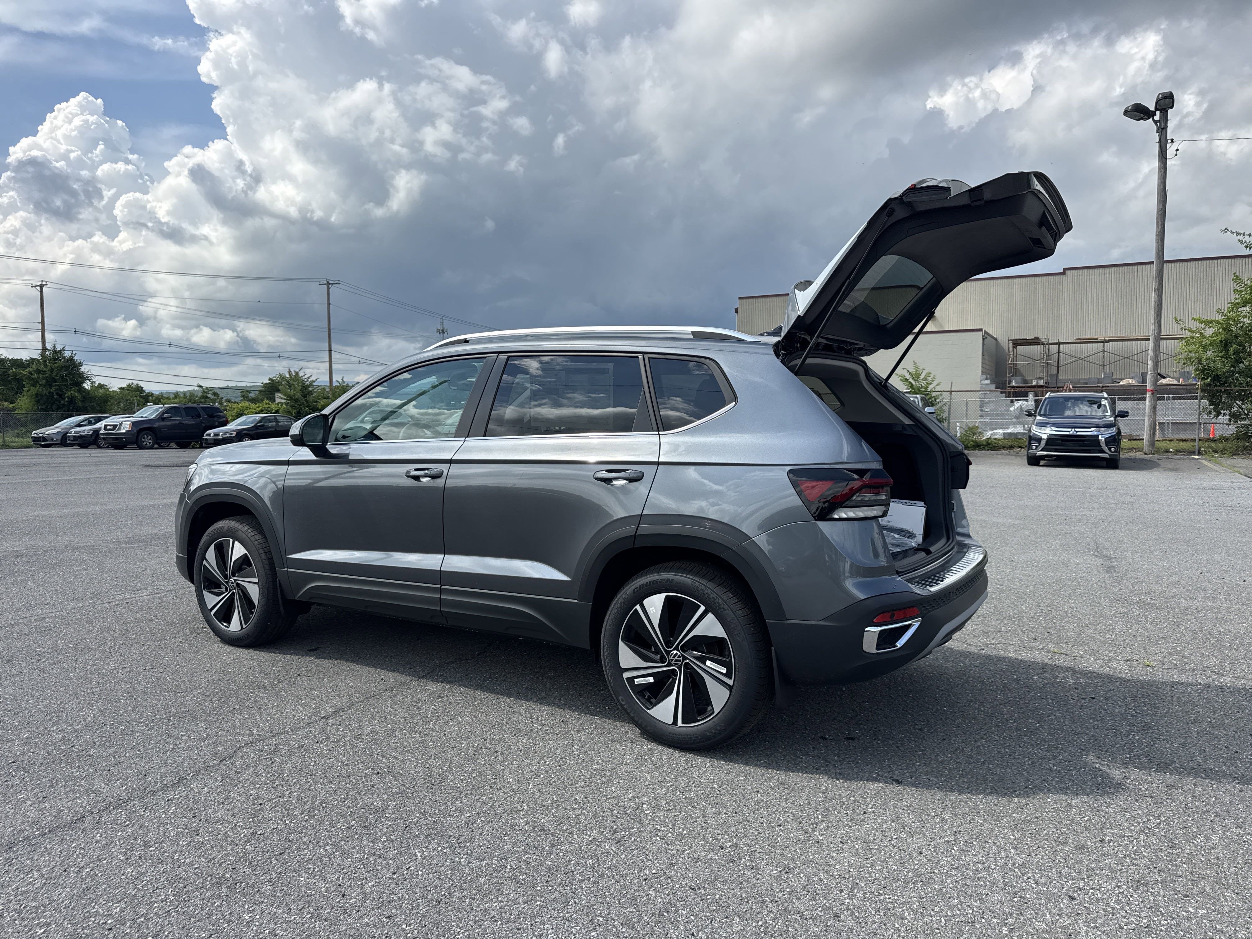 2025 Volkswagen Taos 1.5T SE