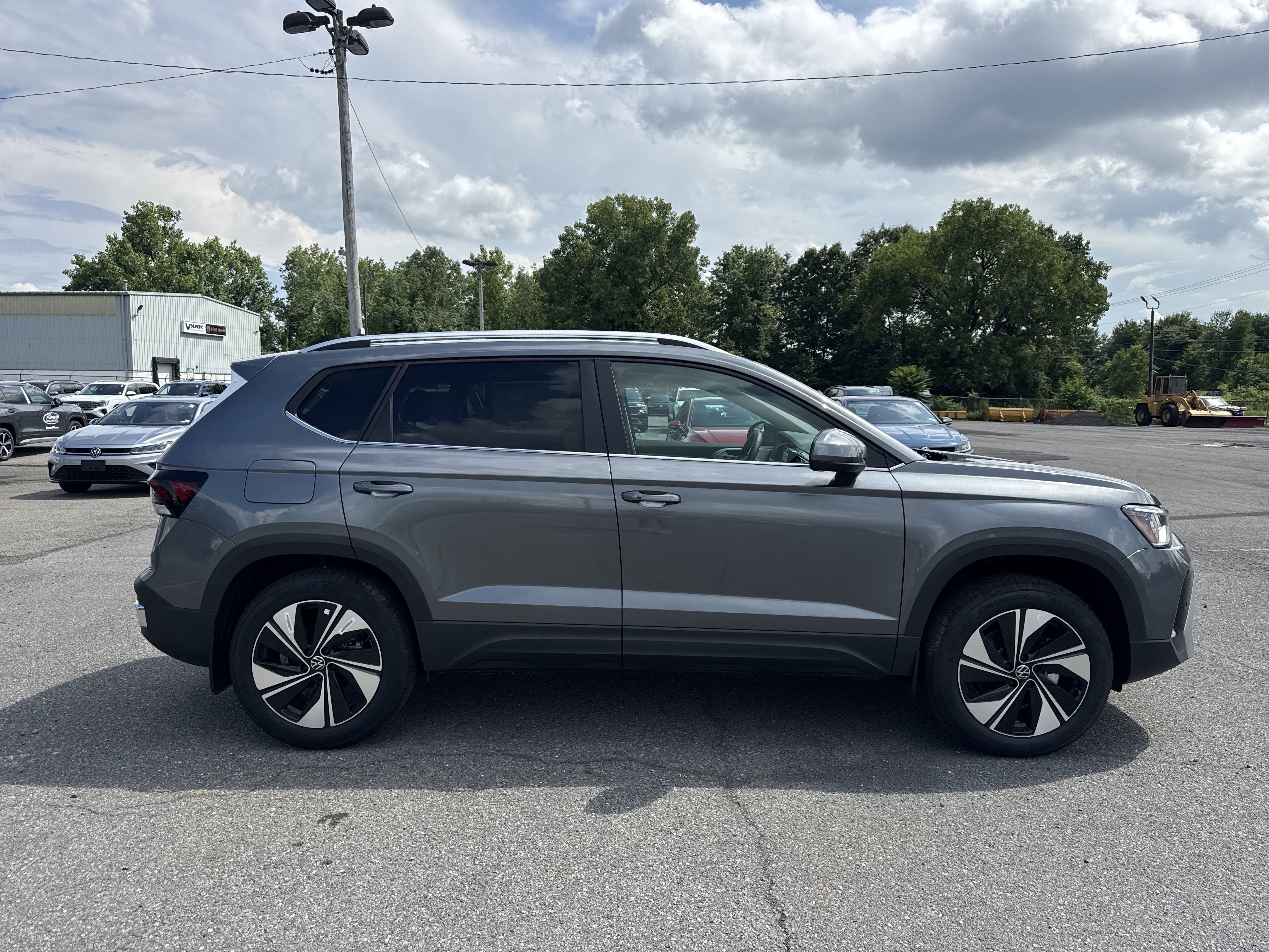 2025 Volkswagen Taos 1.5T SE