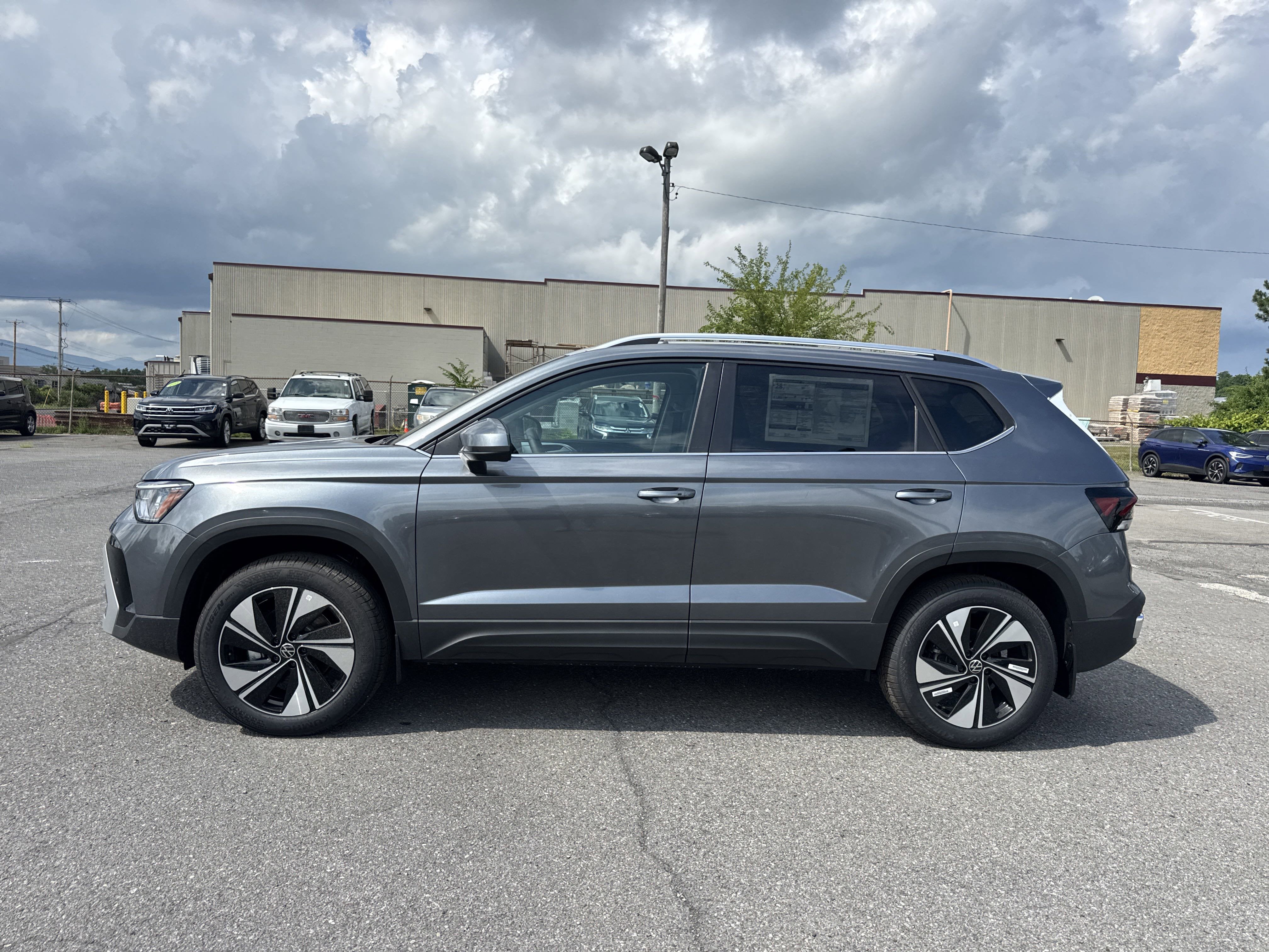 2025 Volkswagen Taos 1.5T SE