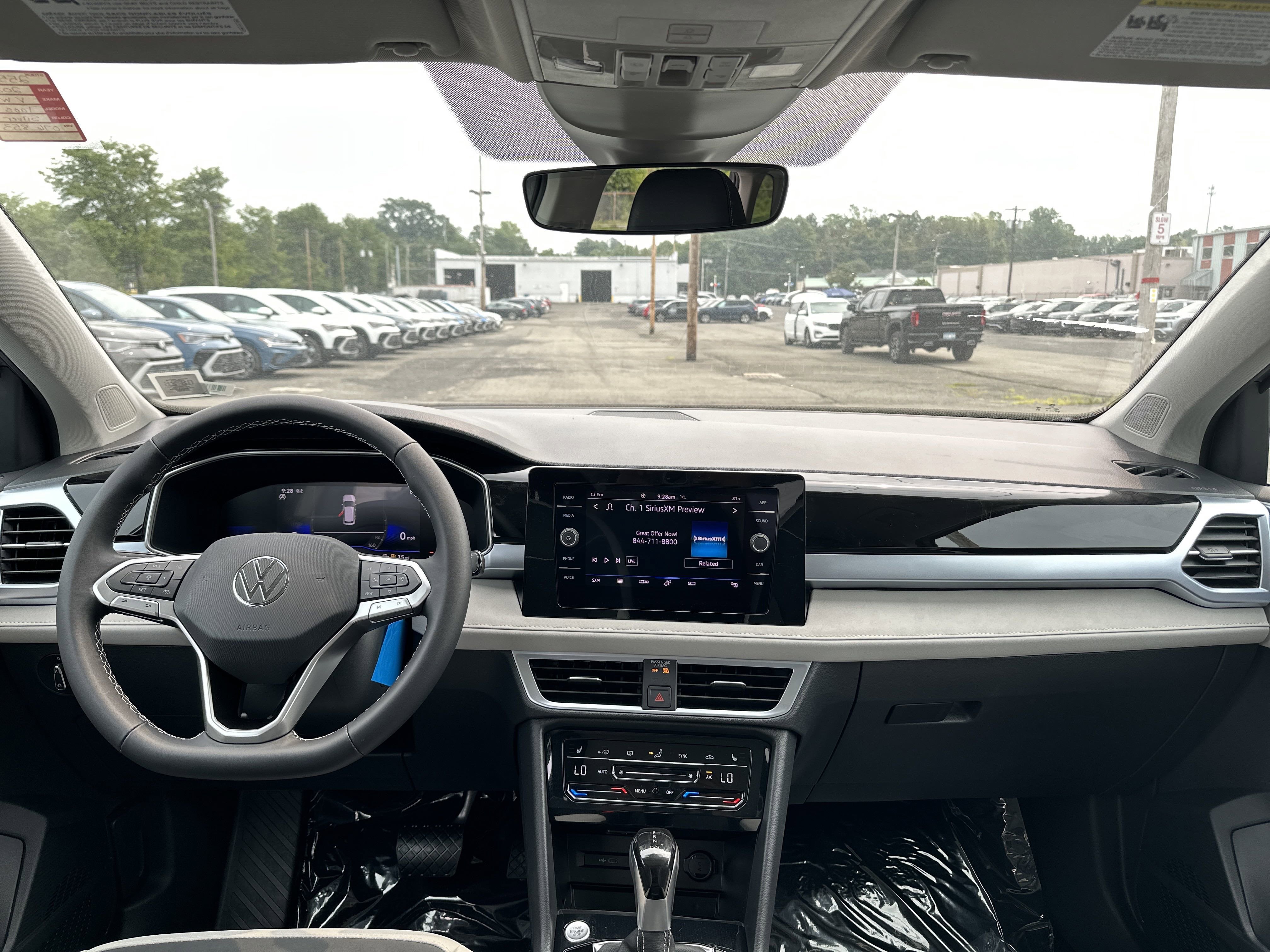 2025 Volkswagen Taos 1.5T SE