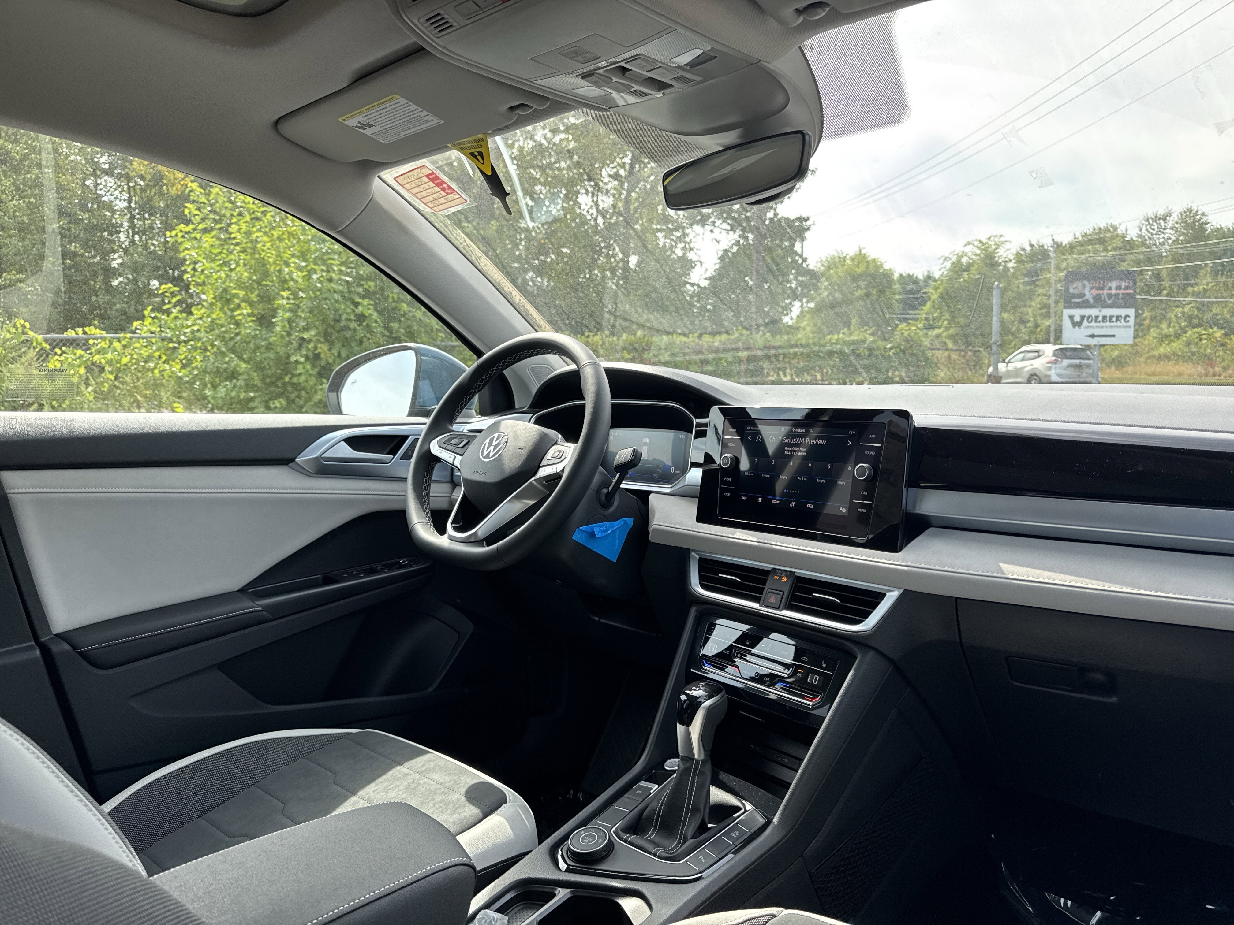 2025 Volkswagen Taos 1.5T SE