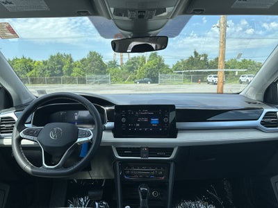 2025 Volkswagen Taos 1.5T SE