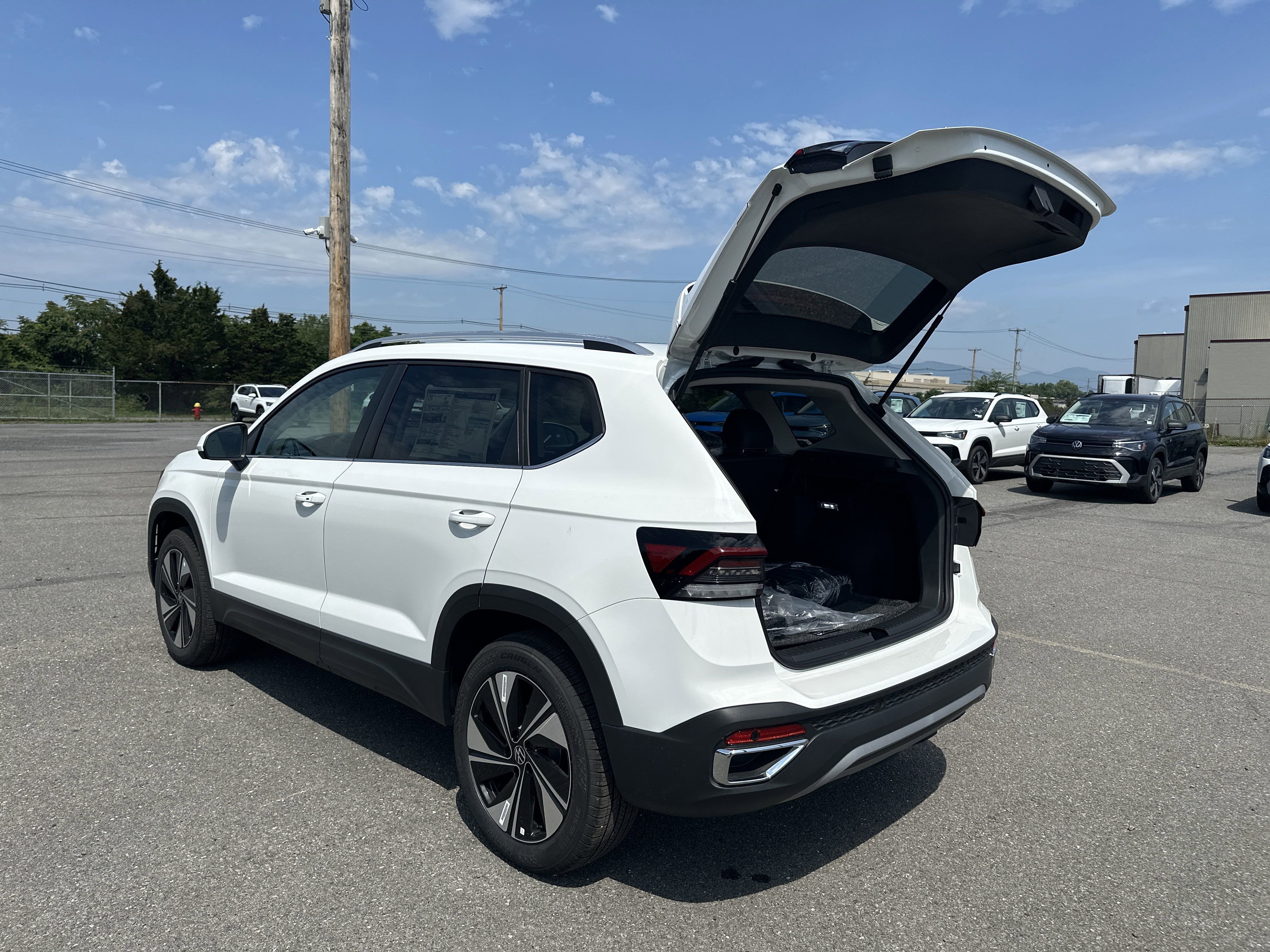 2025 Volkswagen Taos 1.5T SE