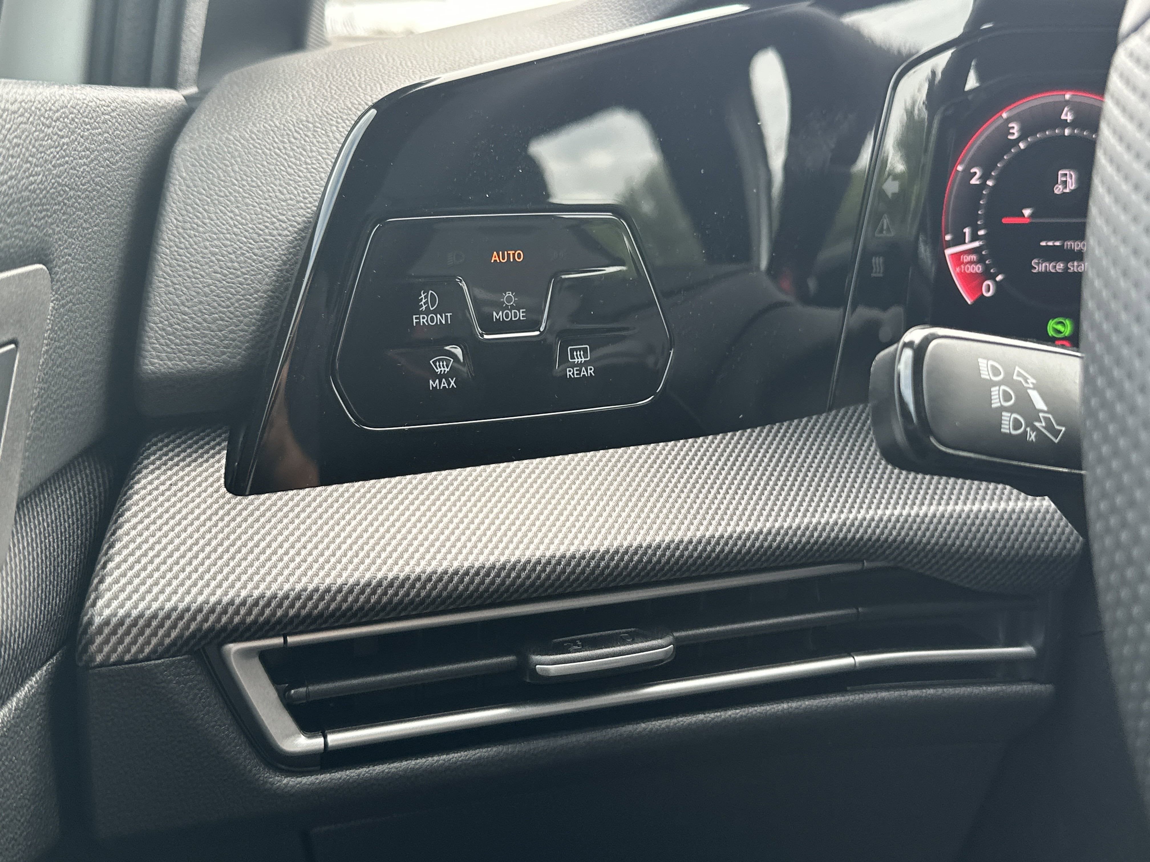 2025 Volkswagen Golf GTI 2.0T SE