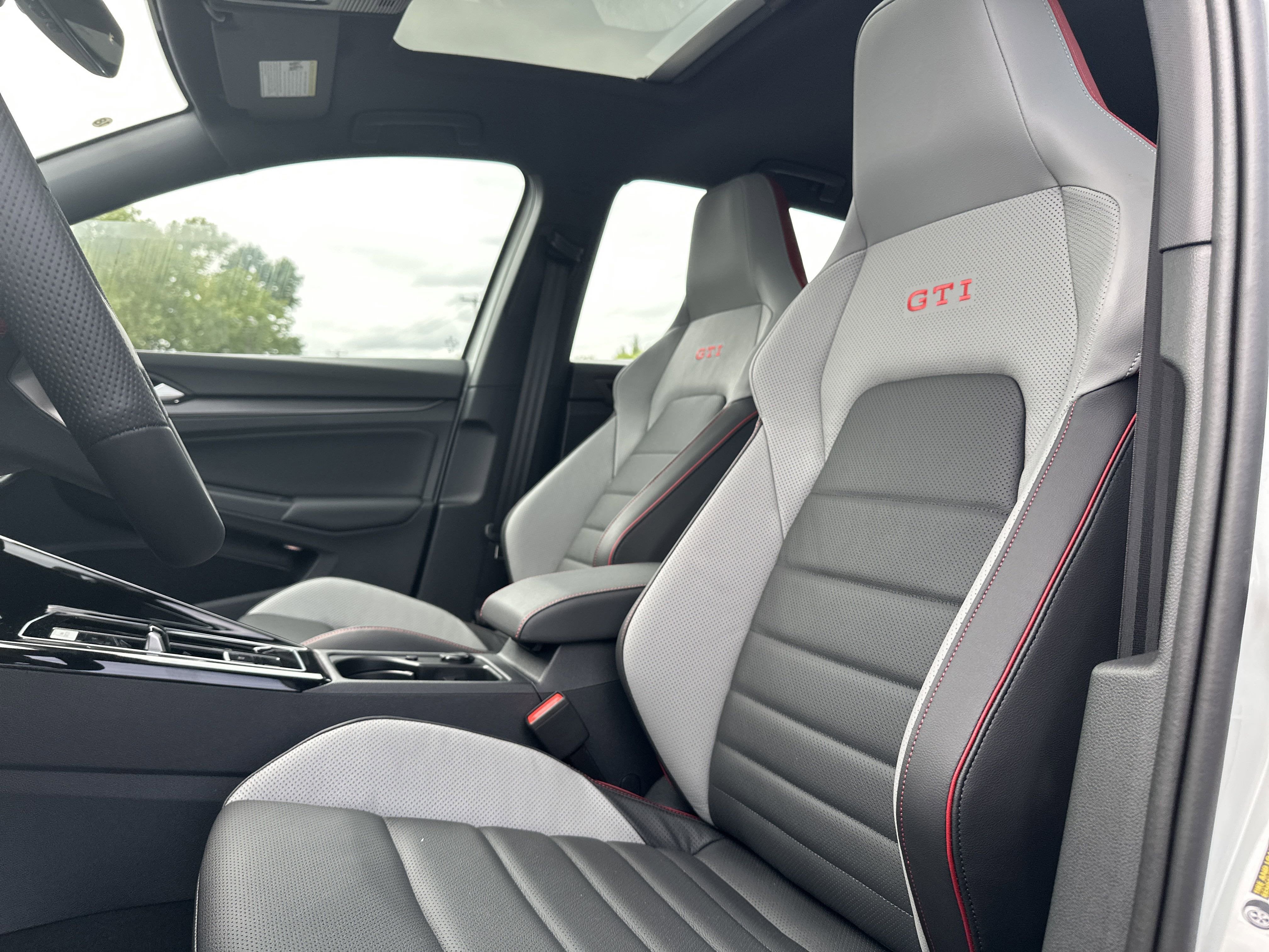 2025 Volkswagen Golf GTI 2.0T SE