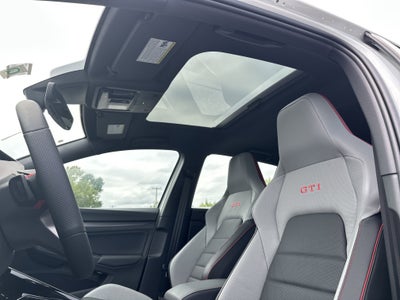 2025 Volkswagen Golf GTI 2.0T SE