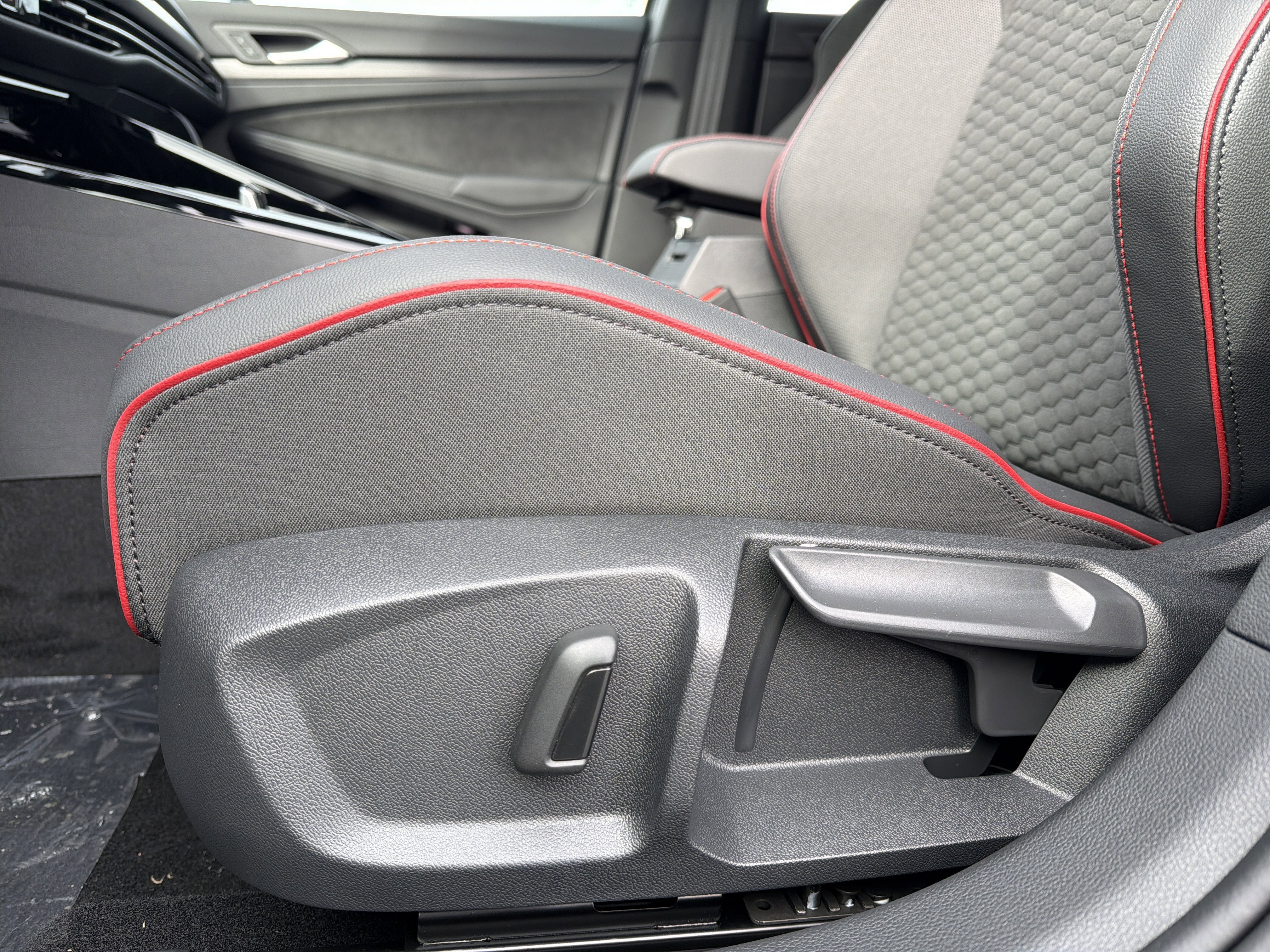 2026 Volkswagen Golf GTI 2.0T SE