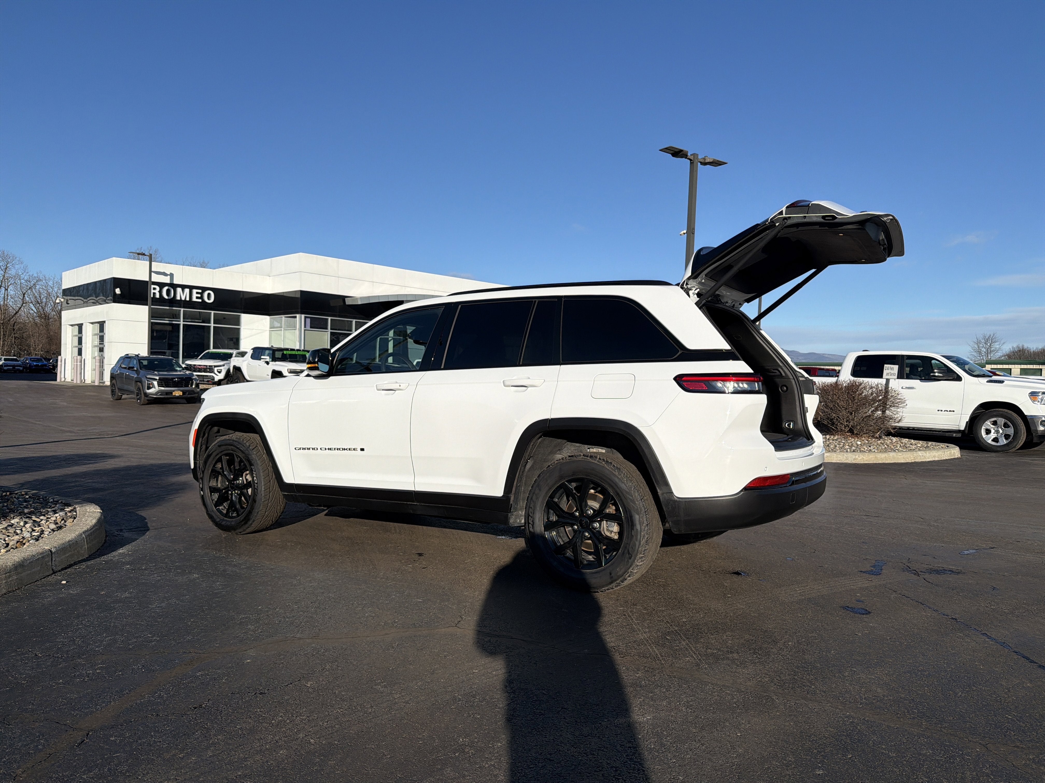 2024 Jeep Grand Cherokee Altitude