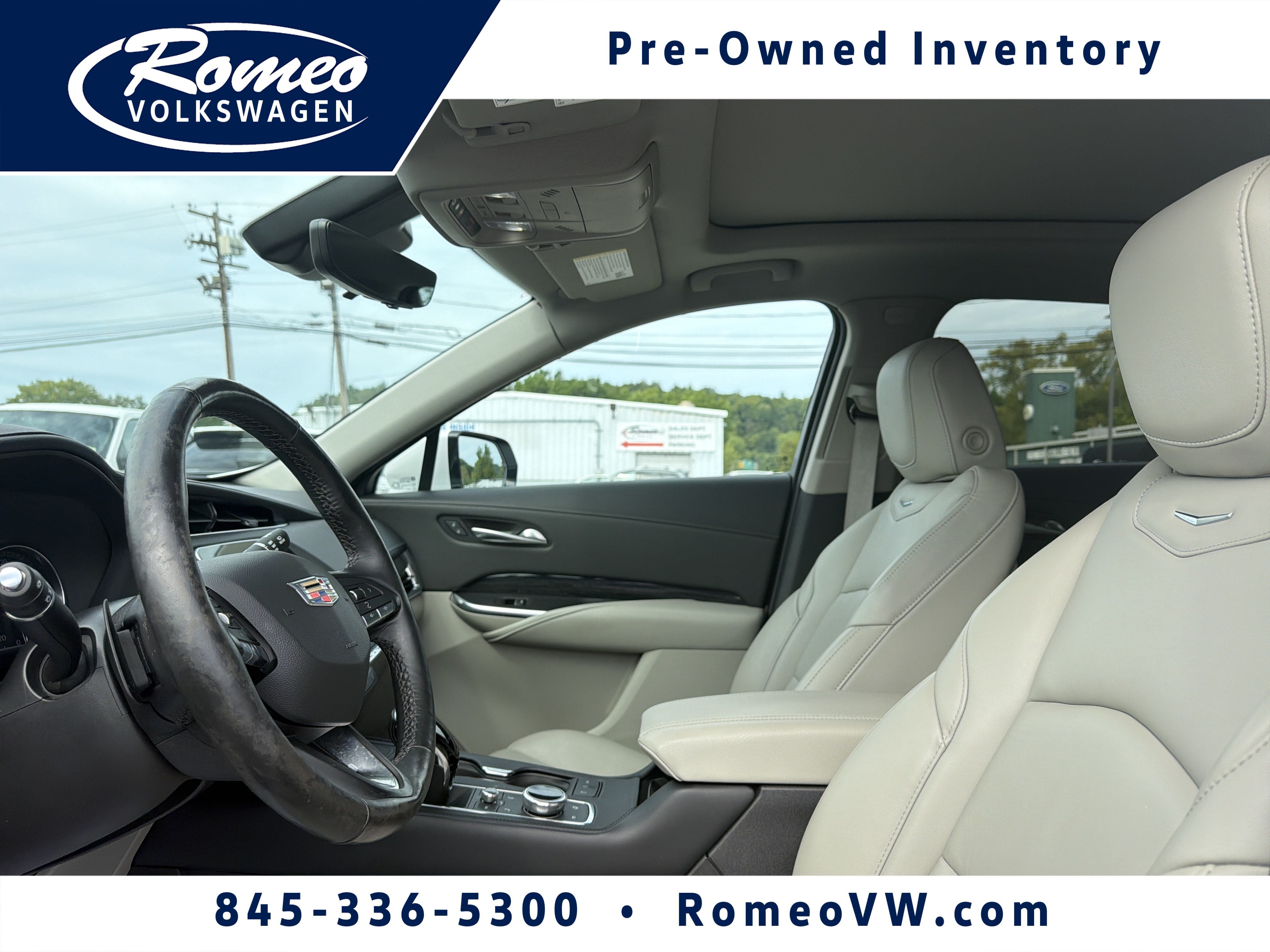 2022 Cadillac XT4 Premium Luxury