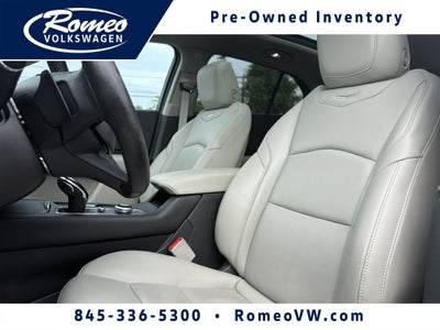 2022 Cadillac XT4 Premium Luxury