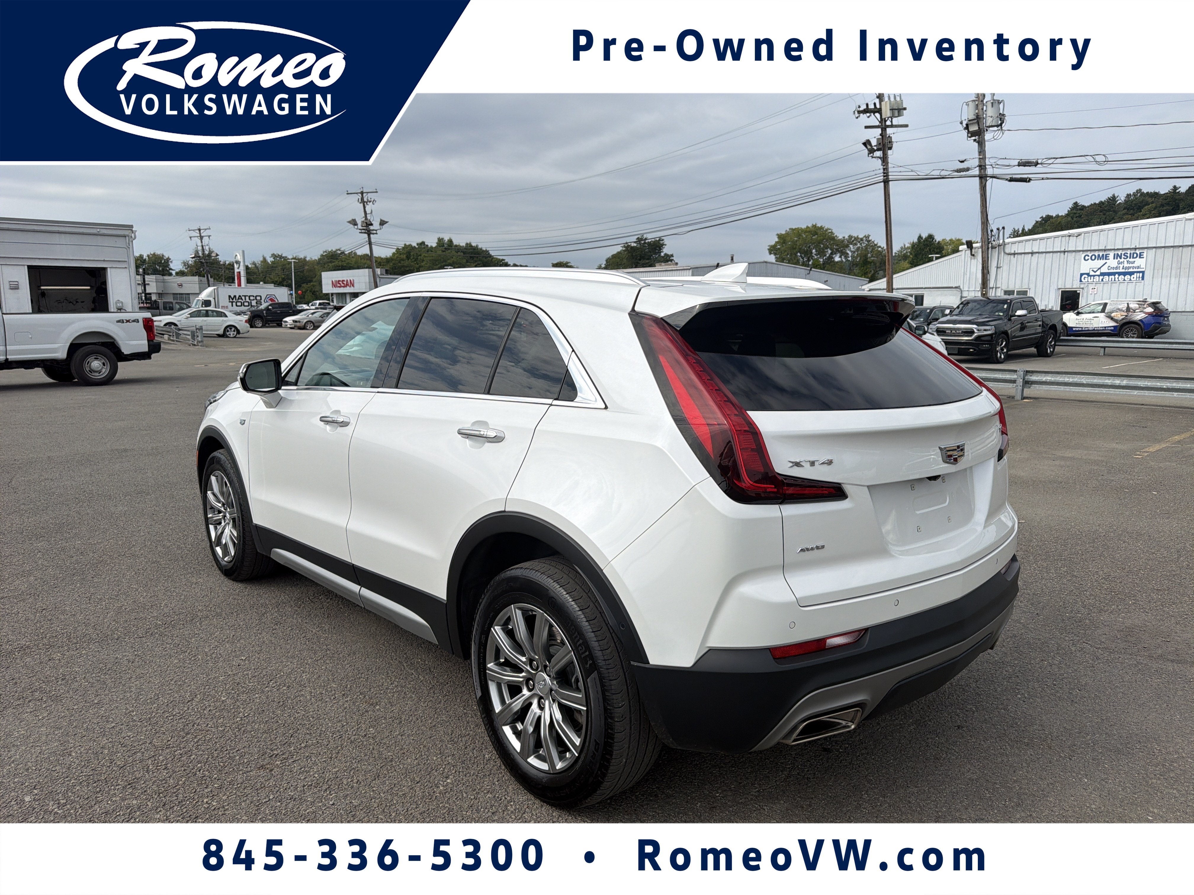 2022 Cadillac XT4 Premium Luxury