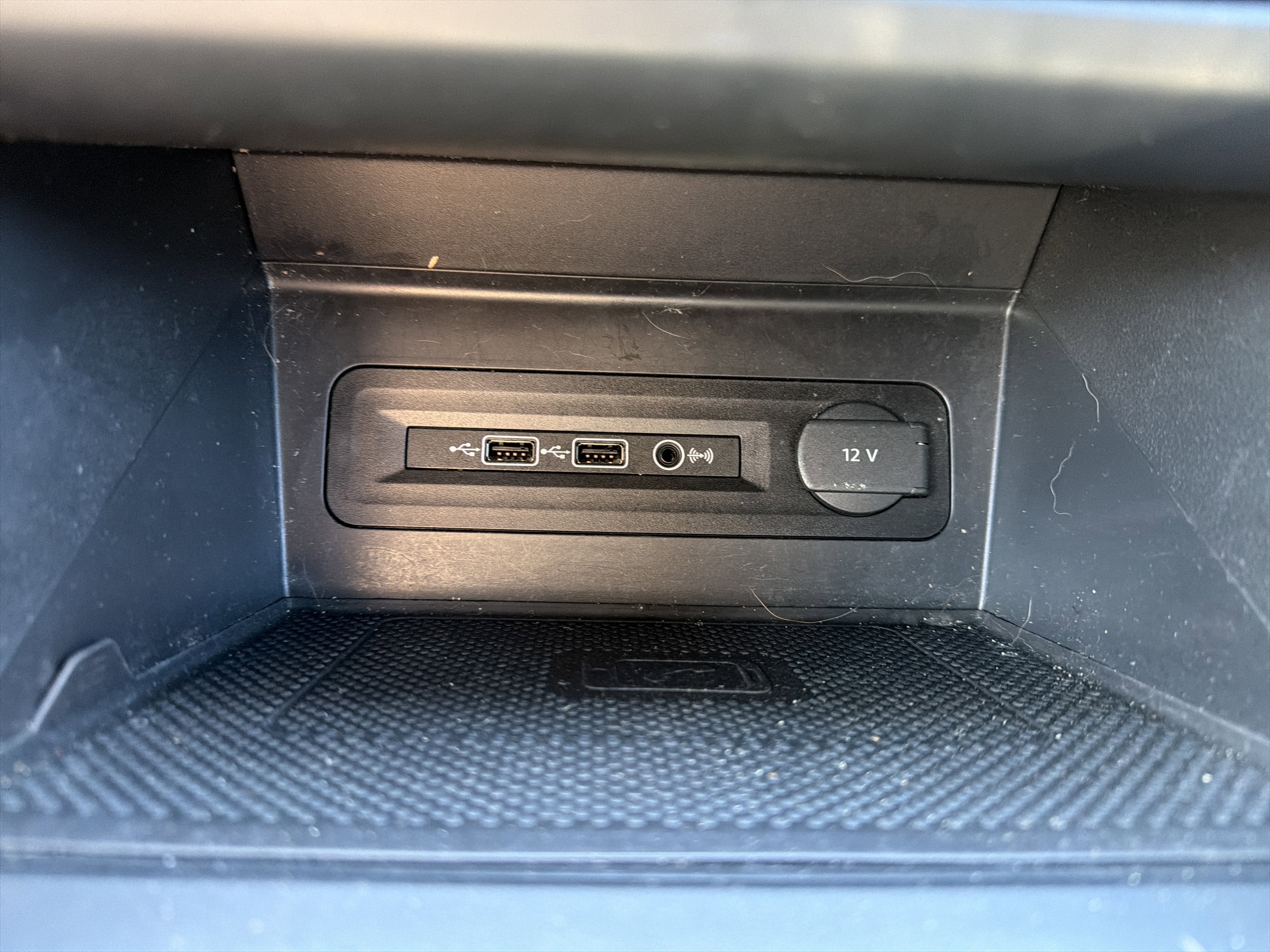 2020 Volkswagen Atlas Cross Sport 2.0T SE 4Motion