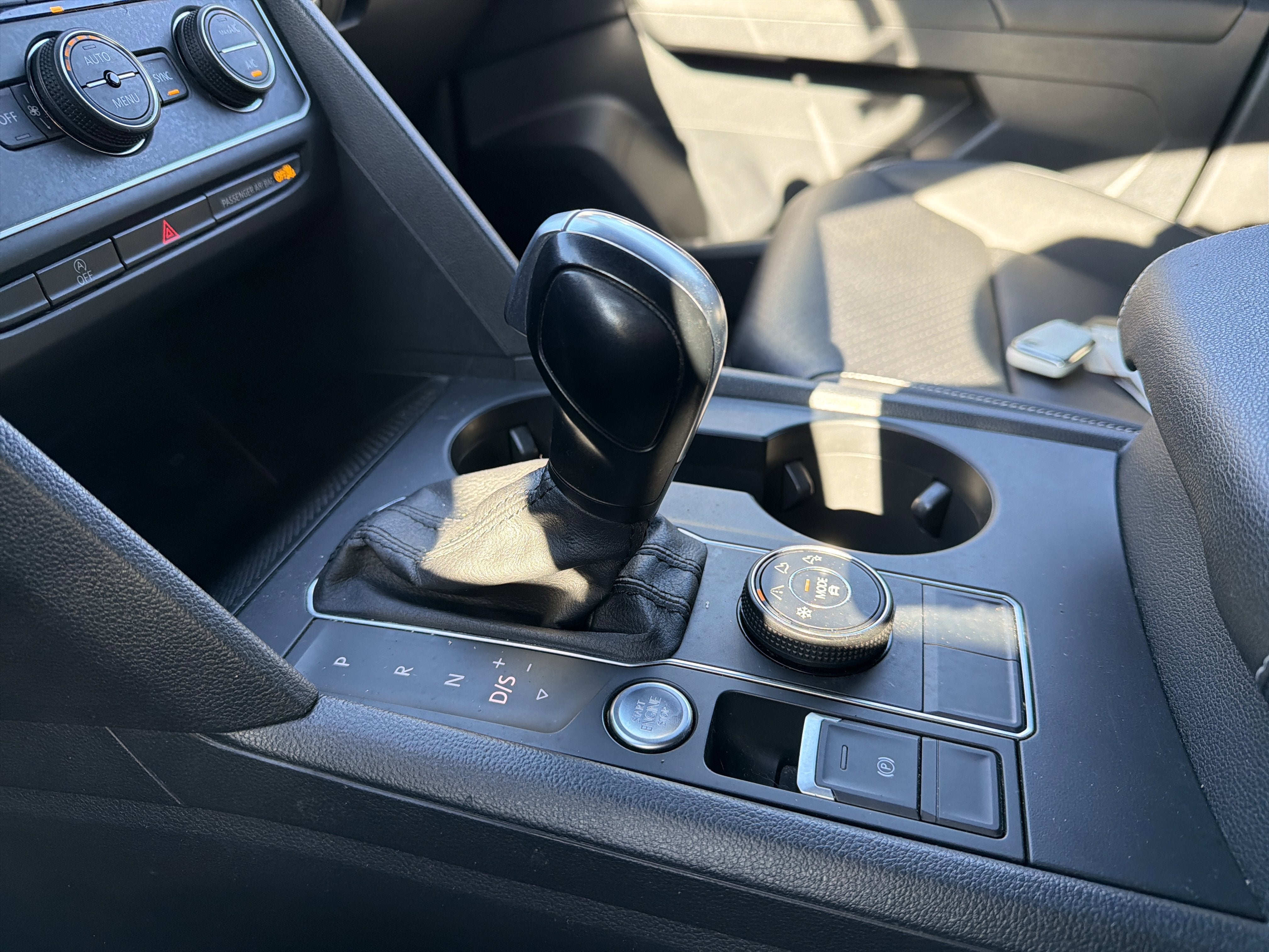 2020 Volkswagen Atlas Cross Sport 2.0T SE 4Motion