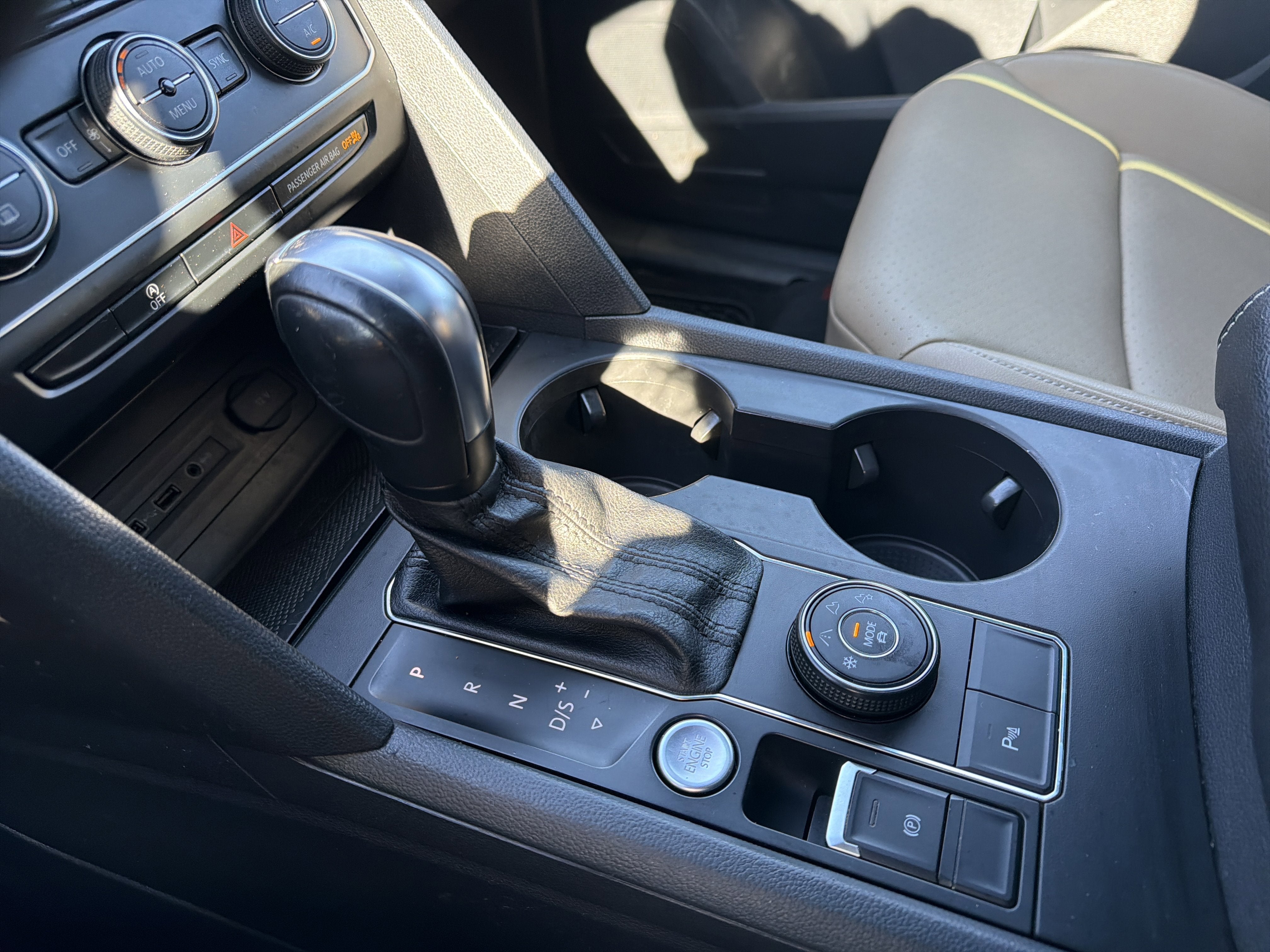 2020 Volkswagen Atlas Cross Sport 2.0T SE w/Technology 4Motion