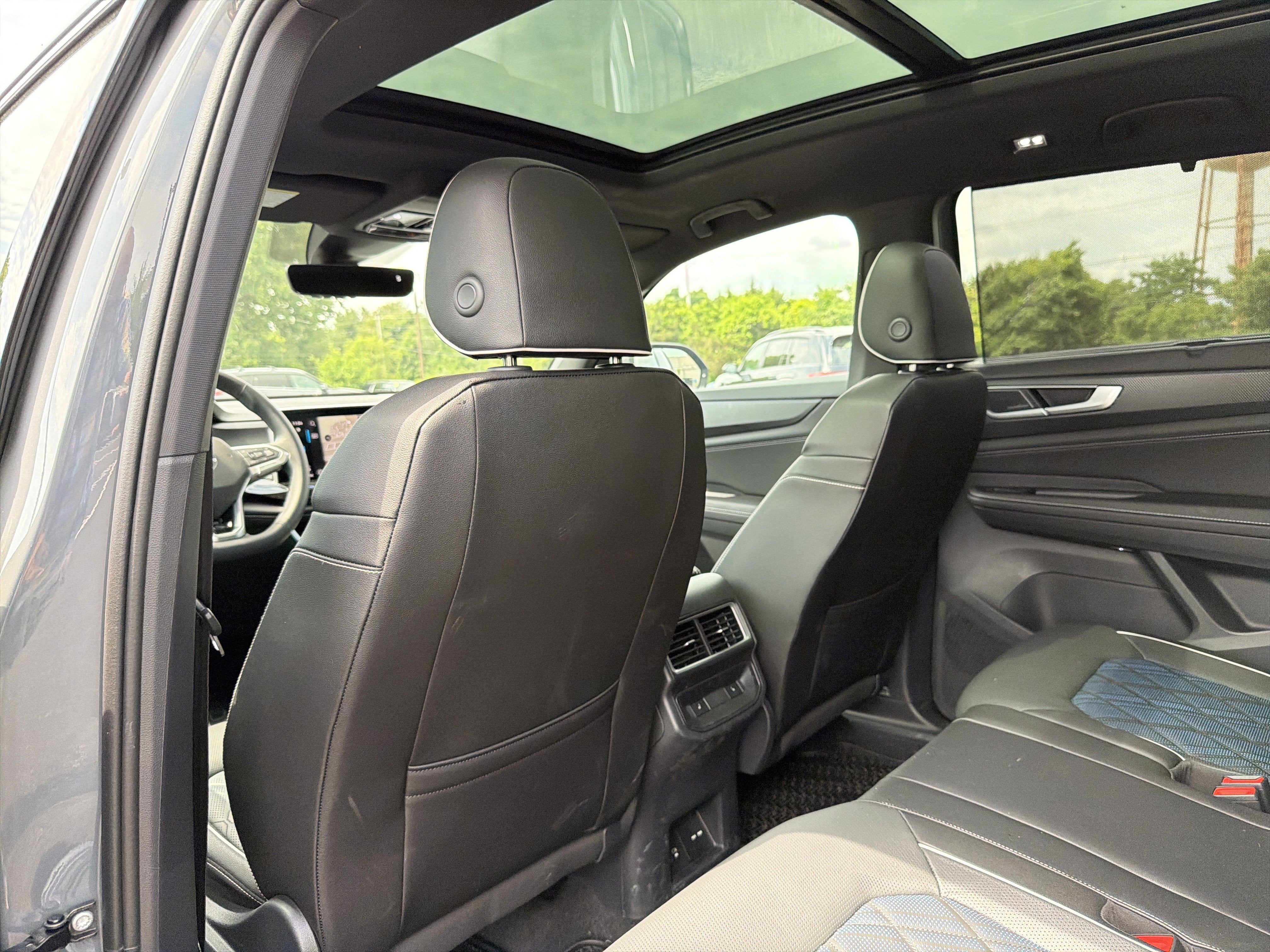 2026 Volkswagen Atlas Cross Sport 2.0T SEL Premium R-Line