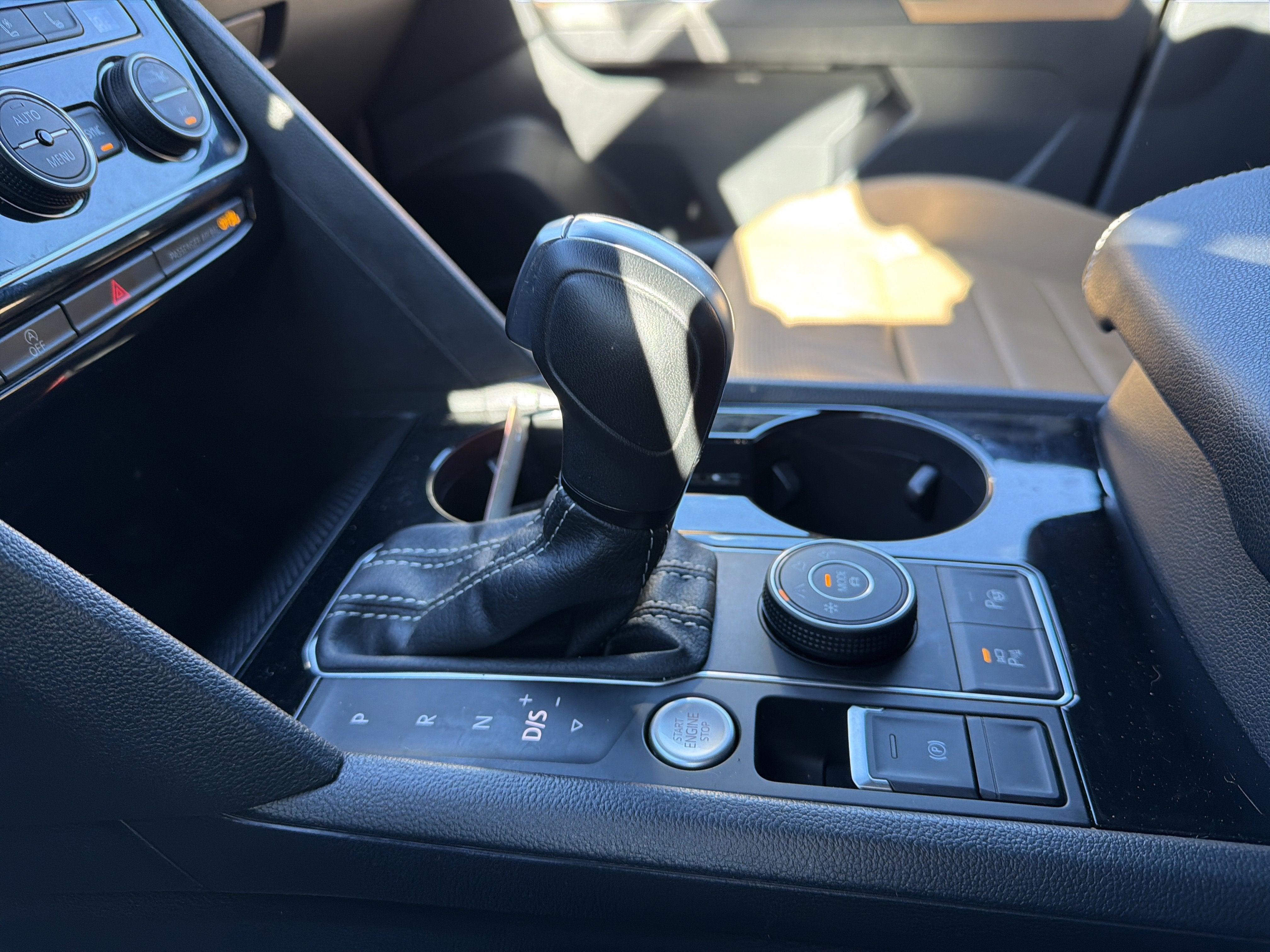 2023 Volkswagen Atlas Cross Sport 3.6L V6 SEL Premium R-Line