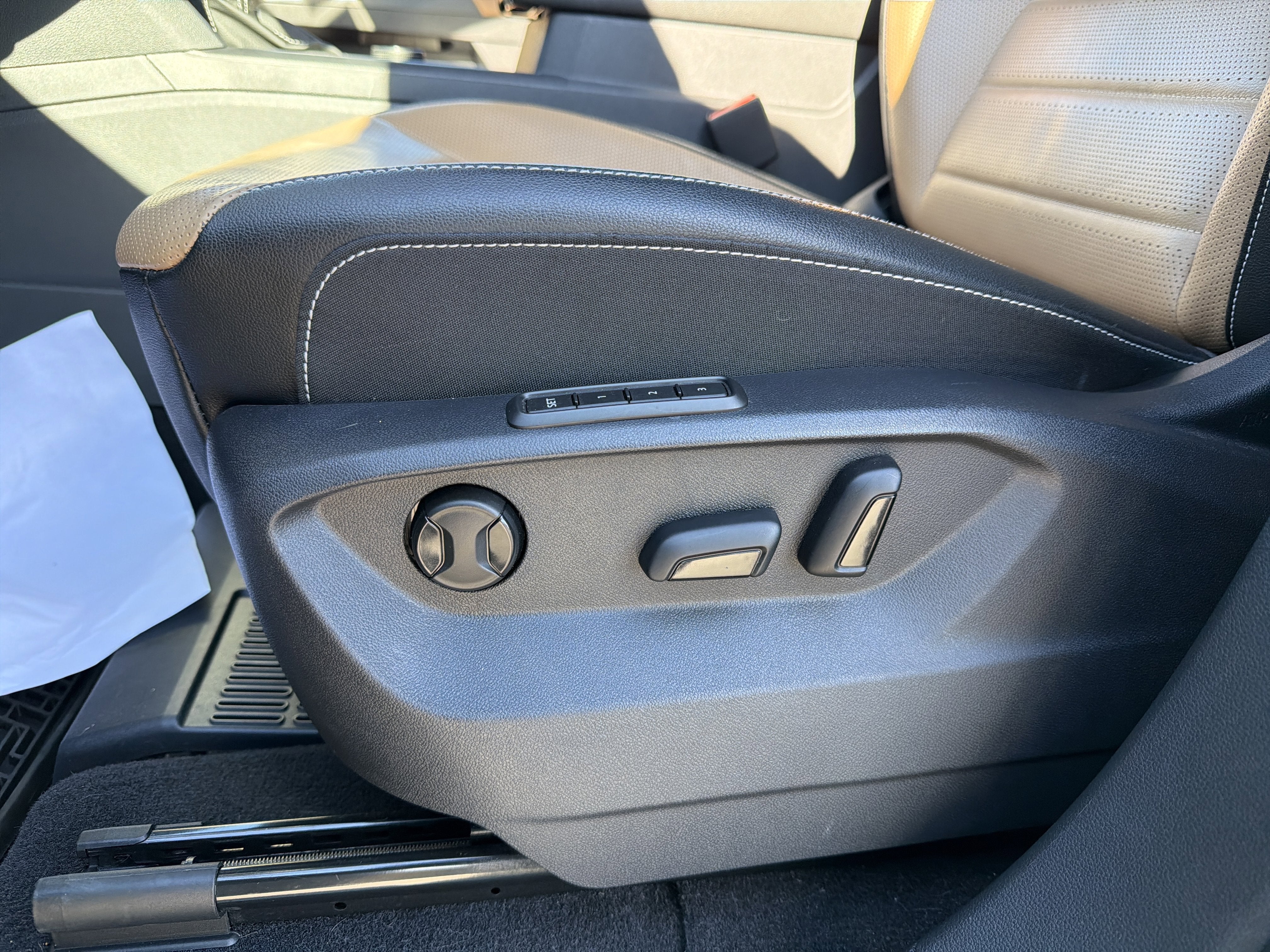 2023 Volkswagen Atlas Cross Sport 3.6L V6 SEL Premium R-Line