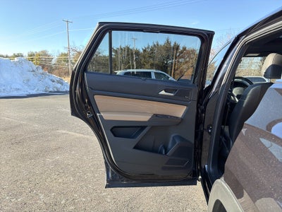 2023 Volkswagen Atlas Cross Sport 3.6L V6 SEL Premium R-Line