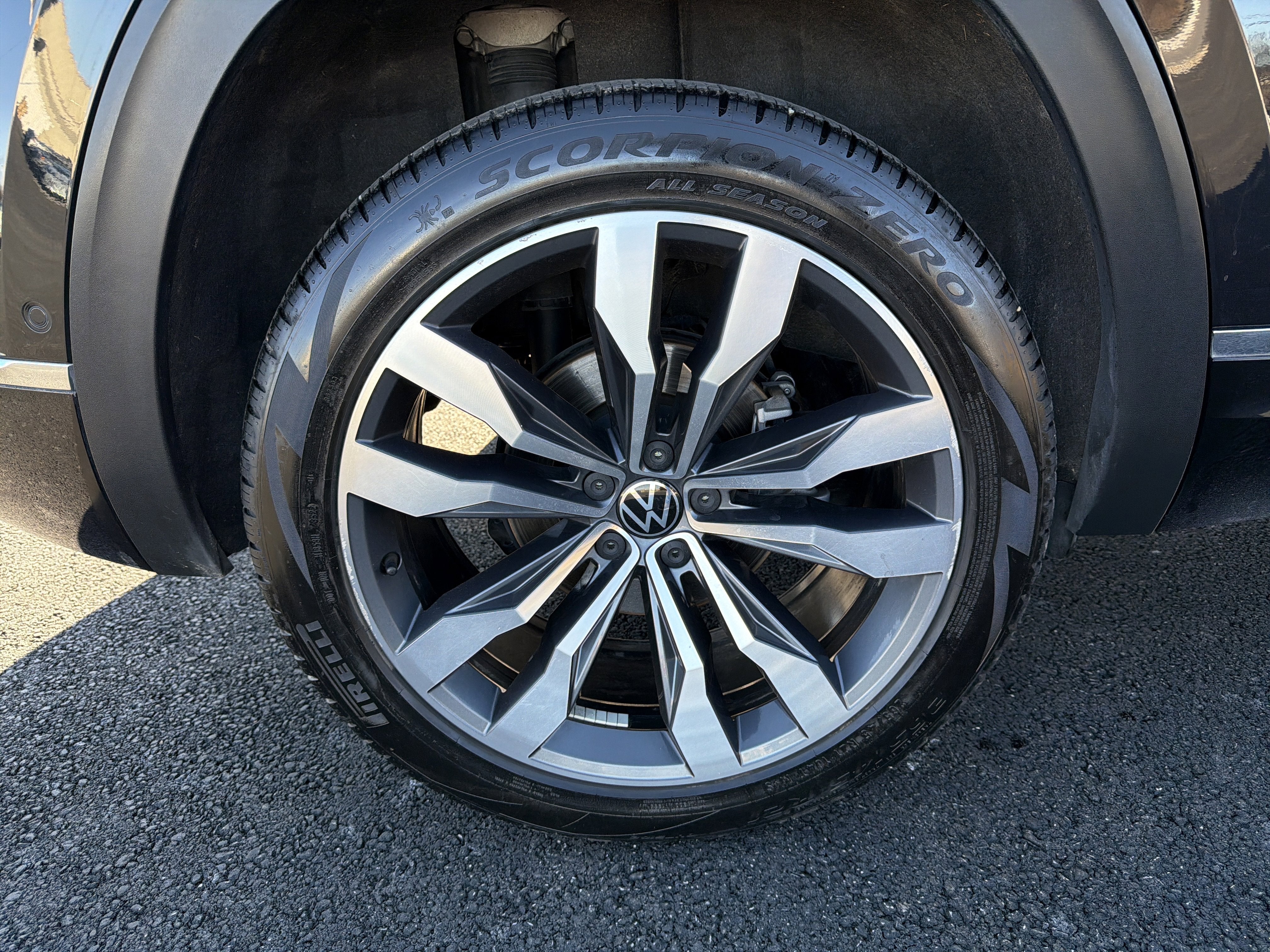 2023 Volkswagen Atlas Cross Sport 3.6L V6 SEL Premium R-Line