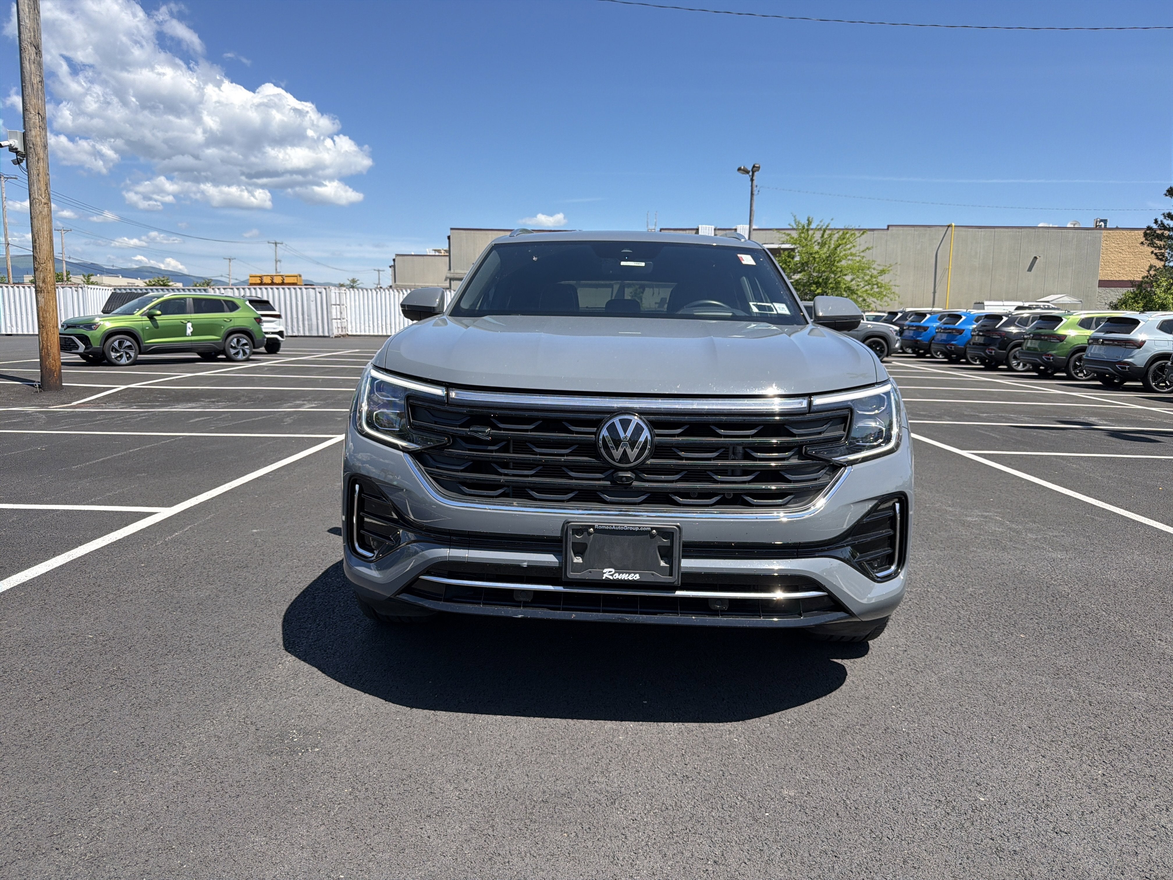 2024 Volkswagen Atlas Cross Sport 2.0T SEL Premium R-Line