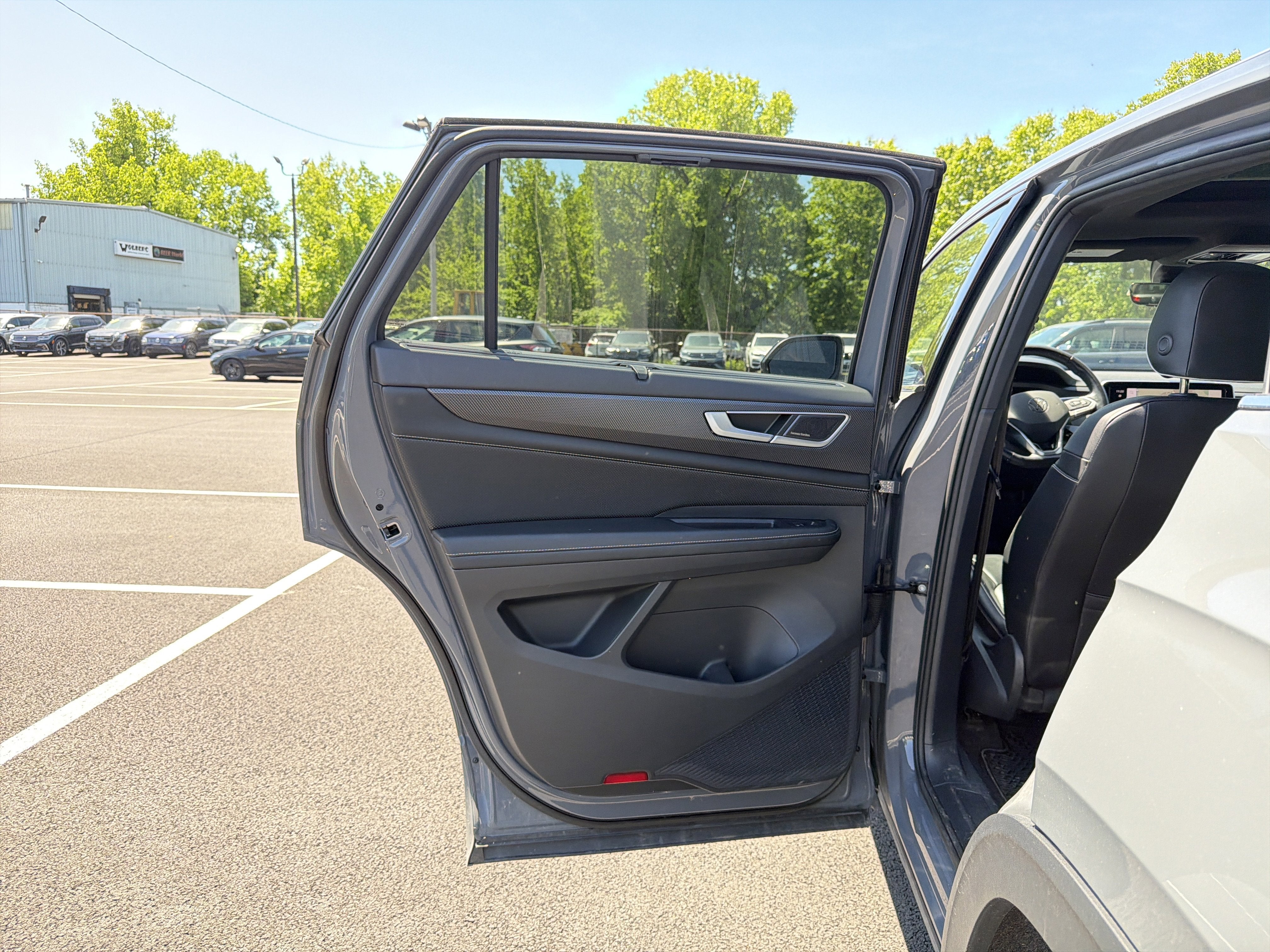 2024 Volkswagen Atlas Cross Sport 2.0T SEL Premium R-Line
