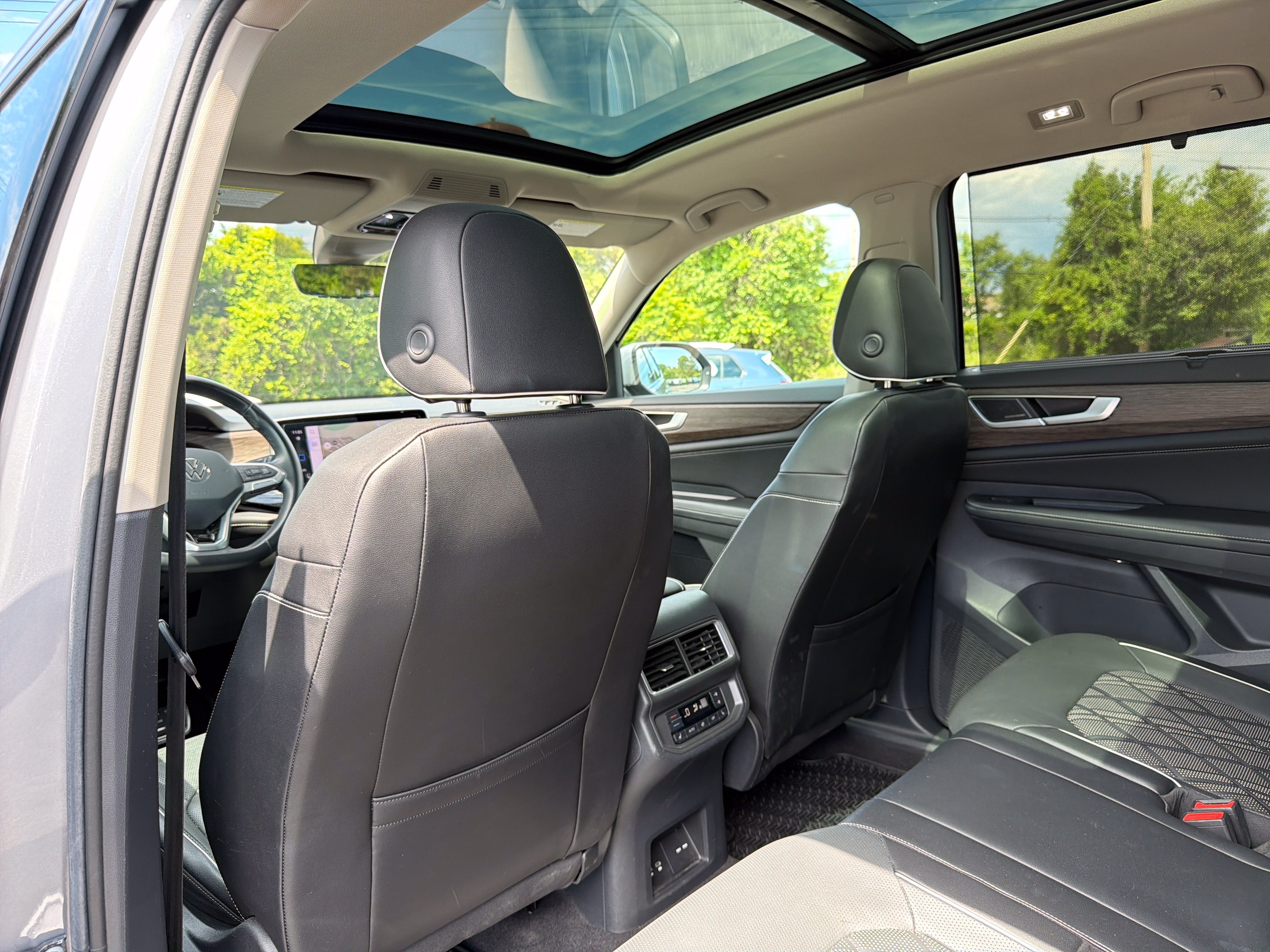 2024 Volkswagen Atlas 2.0T SEL Premium R-Line
