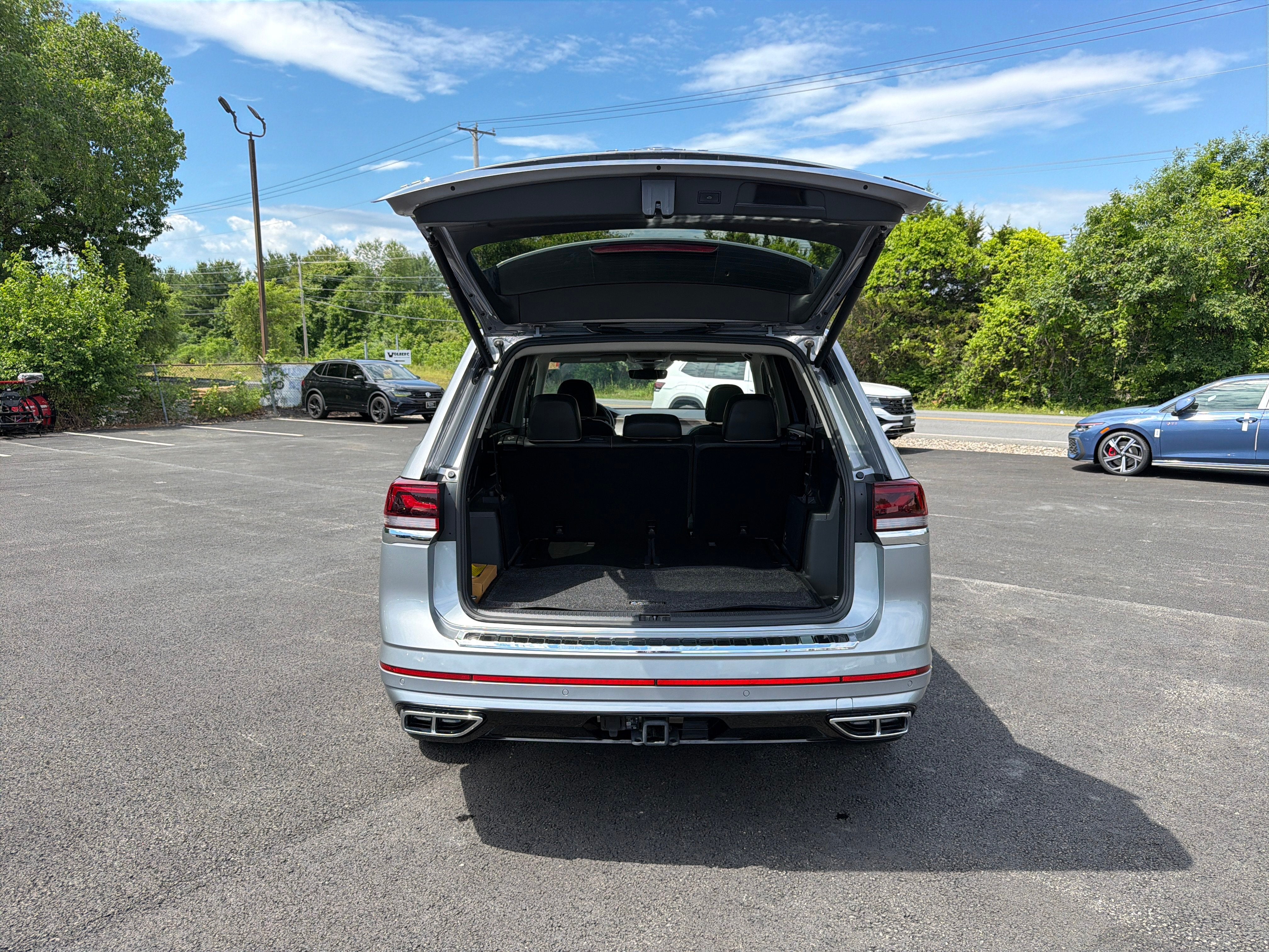 2024 Volkswagen Atlas 2.0T SEL Premium R-Line