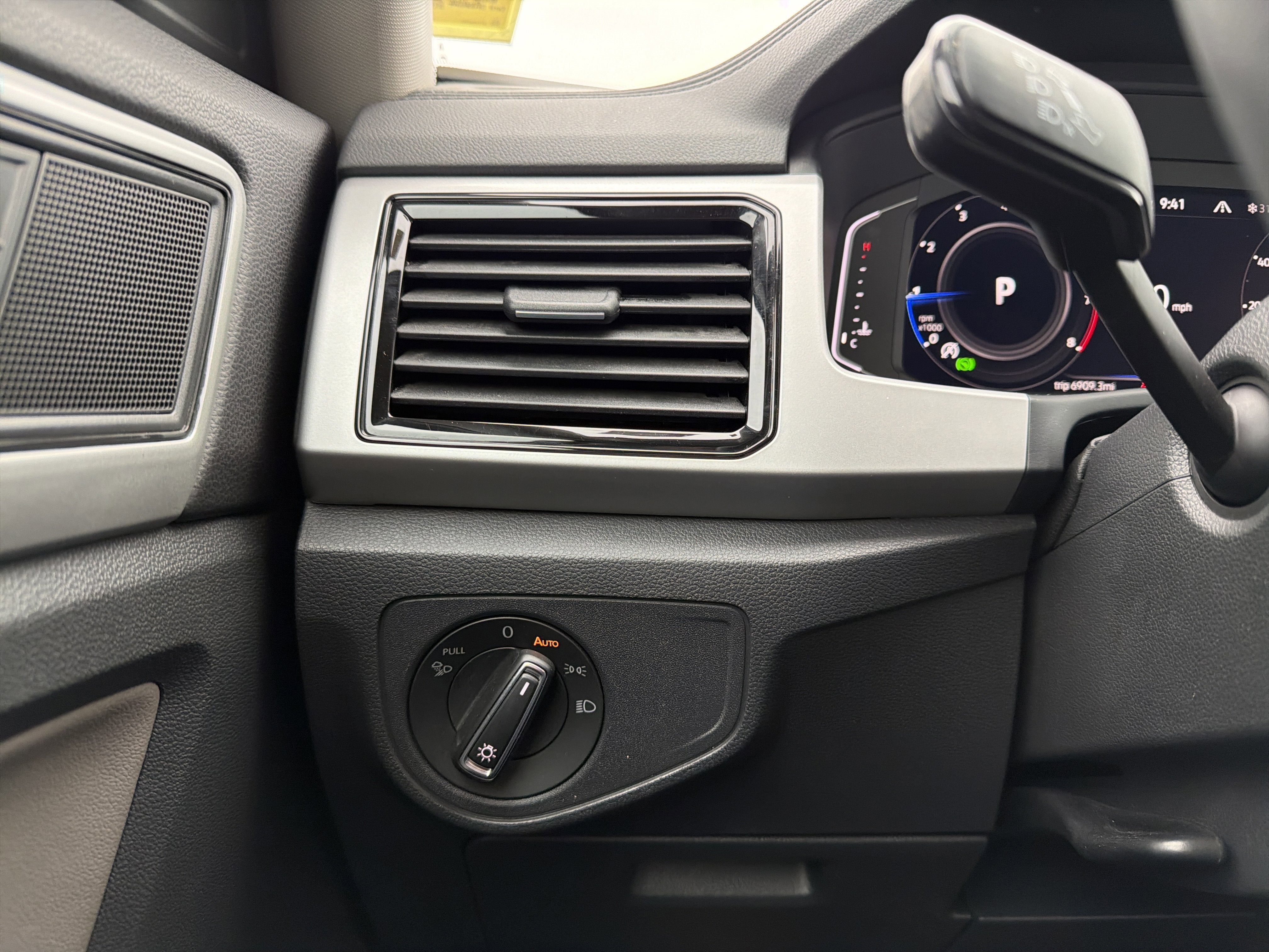 2022 Volkswagen Atlas 2.0T SE w/Technology