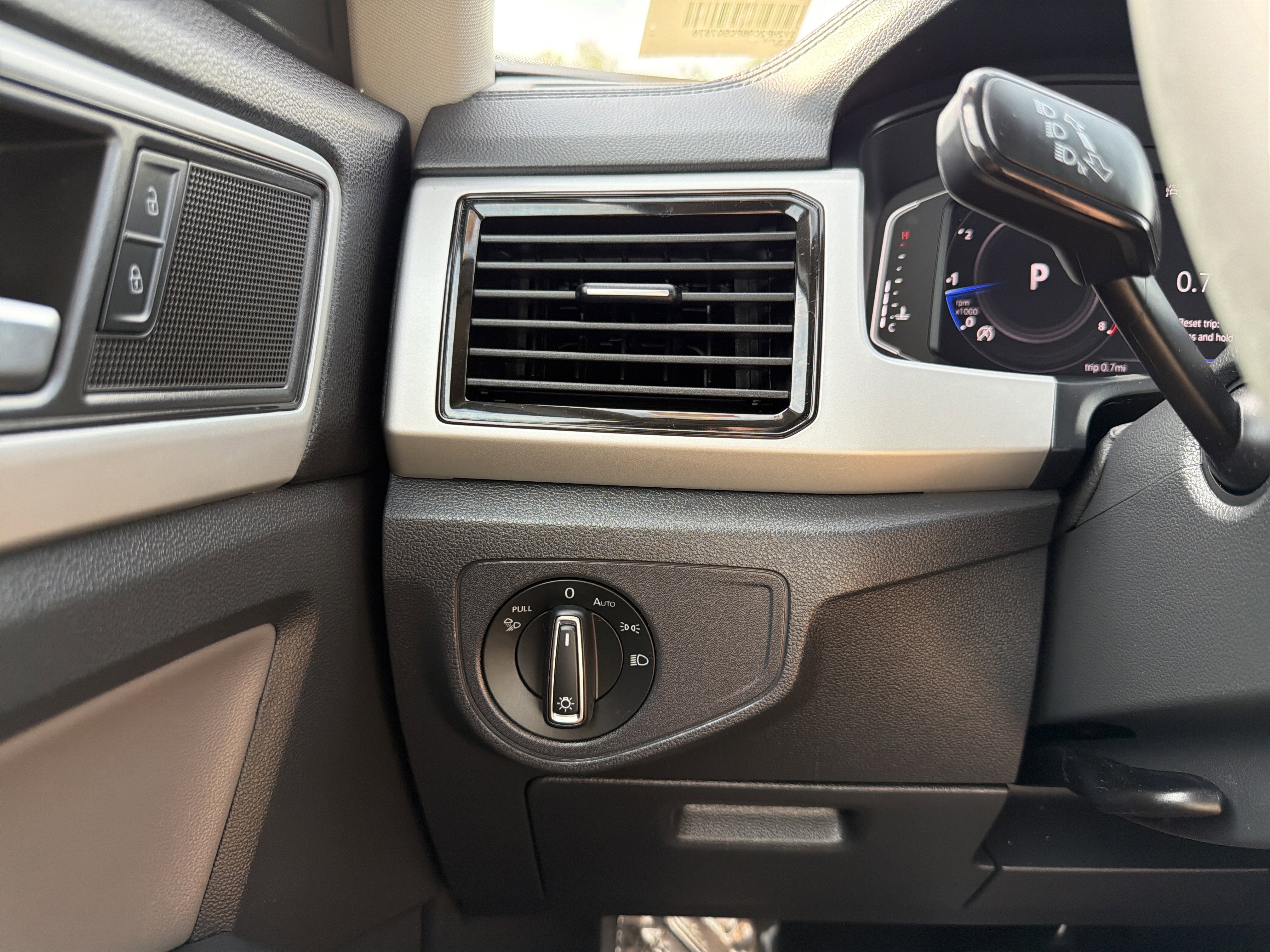 2023 Volkswagen Atlas 2.0T SE w/Technology