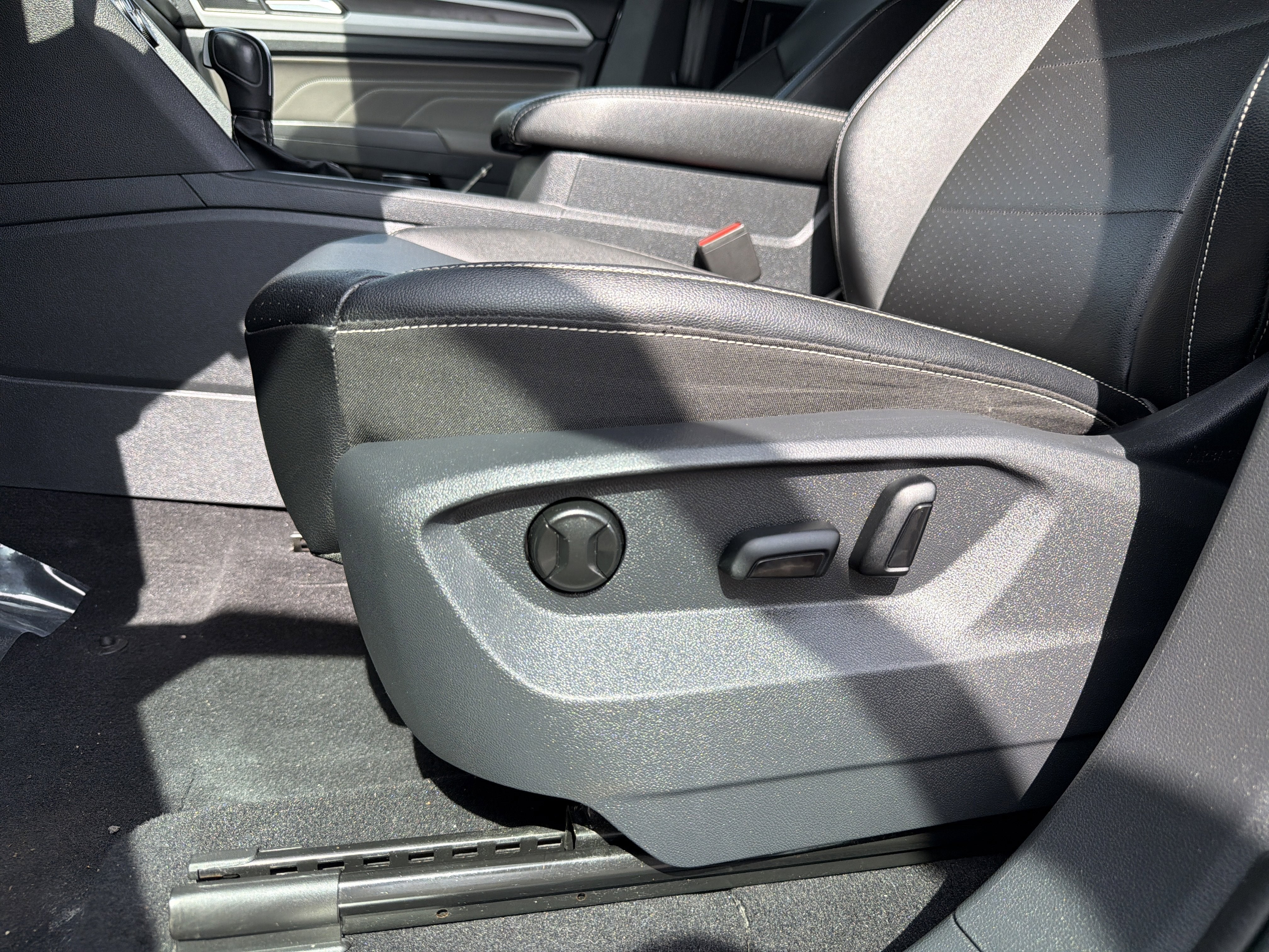 2023 Volkswagen Atlas 2.0T SE w/Technology