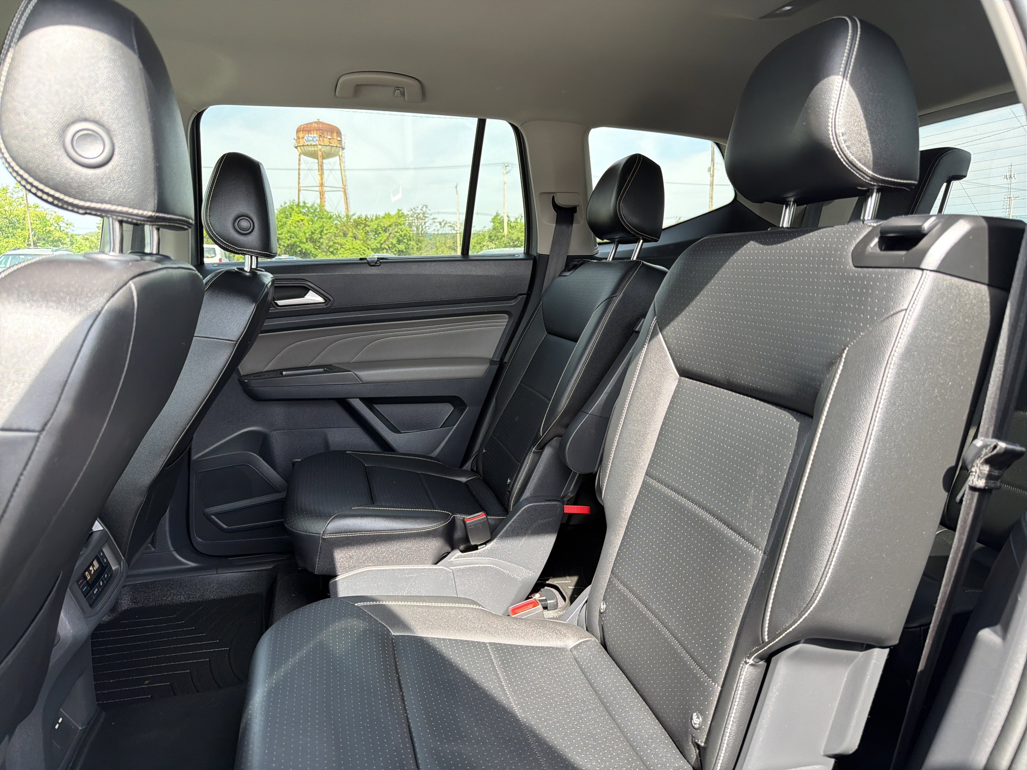 2023 Volkswagen Atlas 2.0T SE w/Technology
