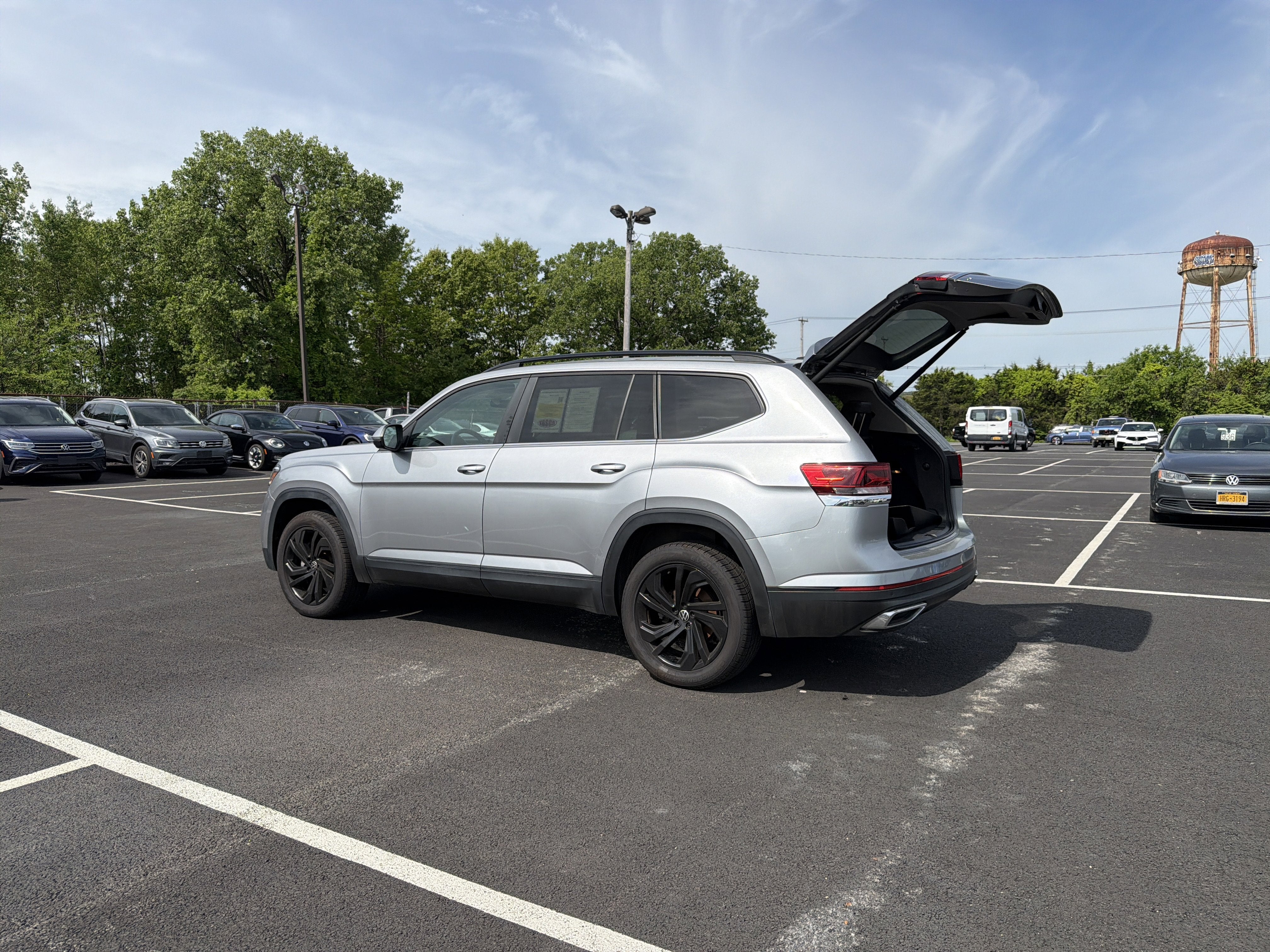 2023 Volkswagen Atlas 2.0T SE w/Technology