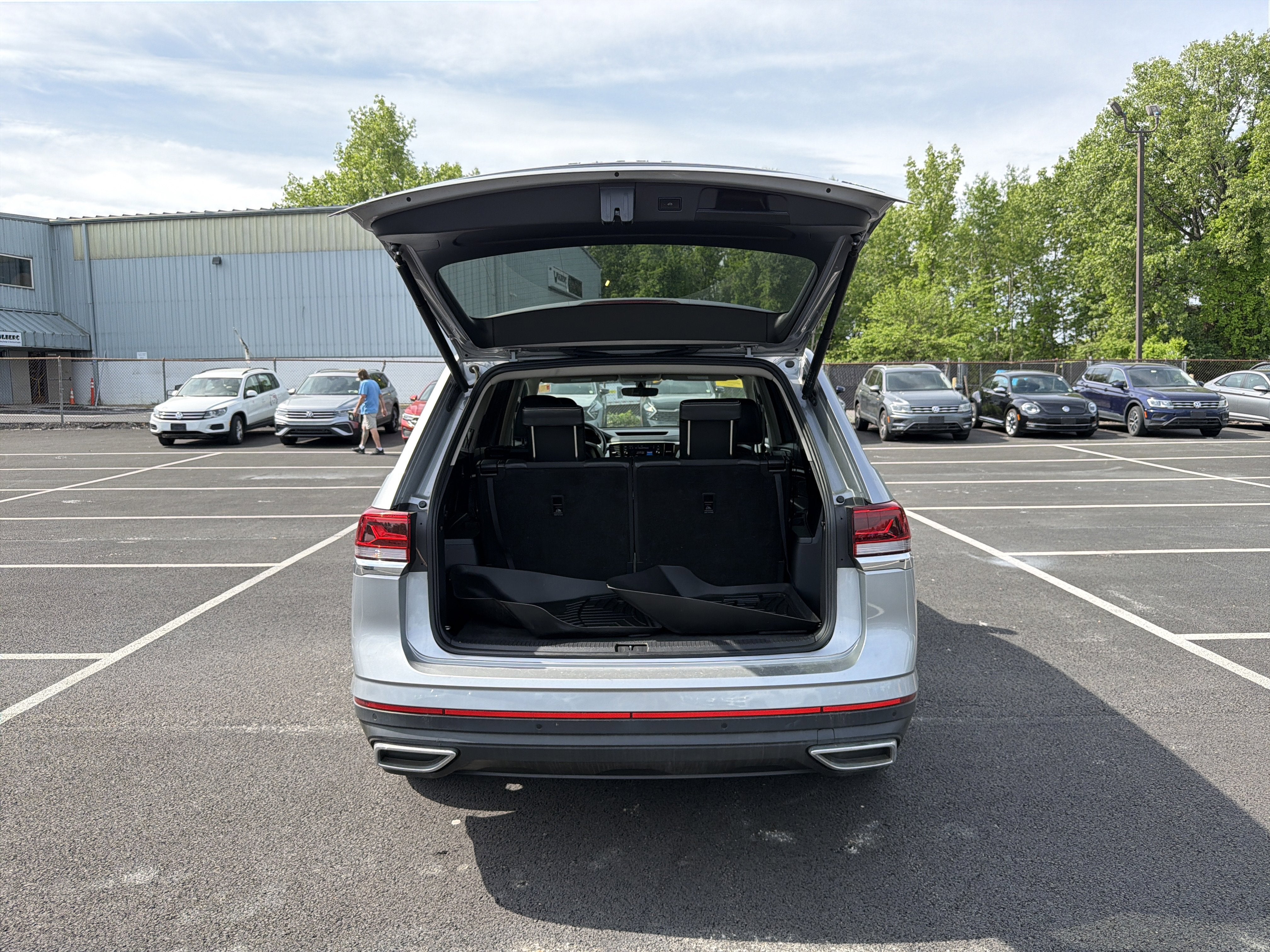 2023 Volkswagen Atlas 2.0T SE w/Technology